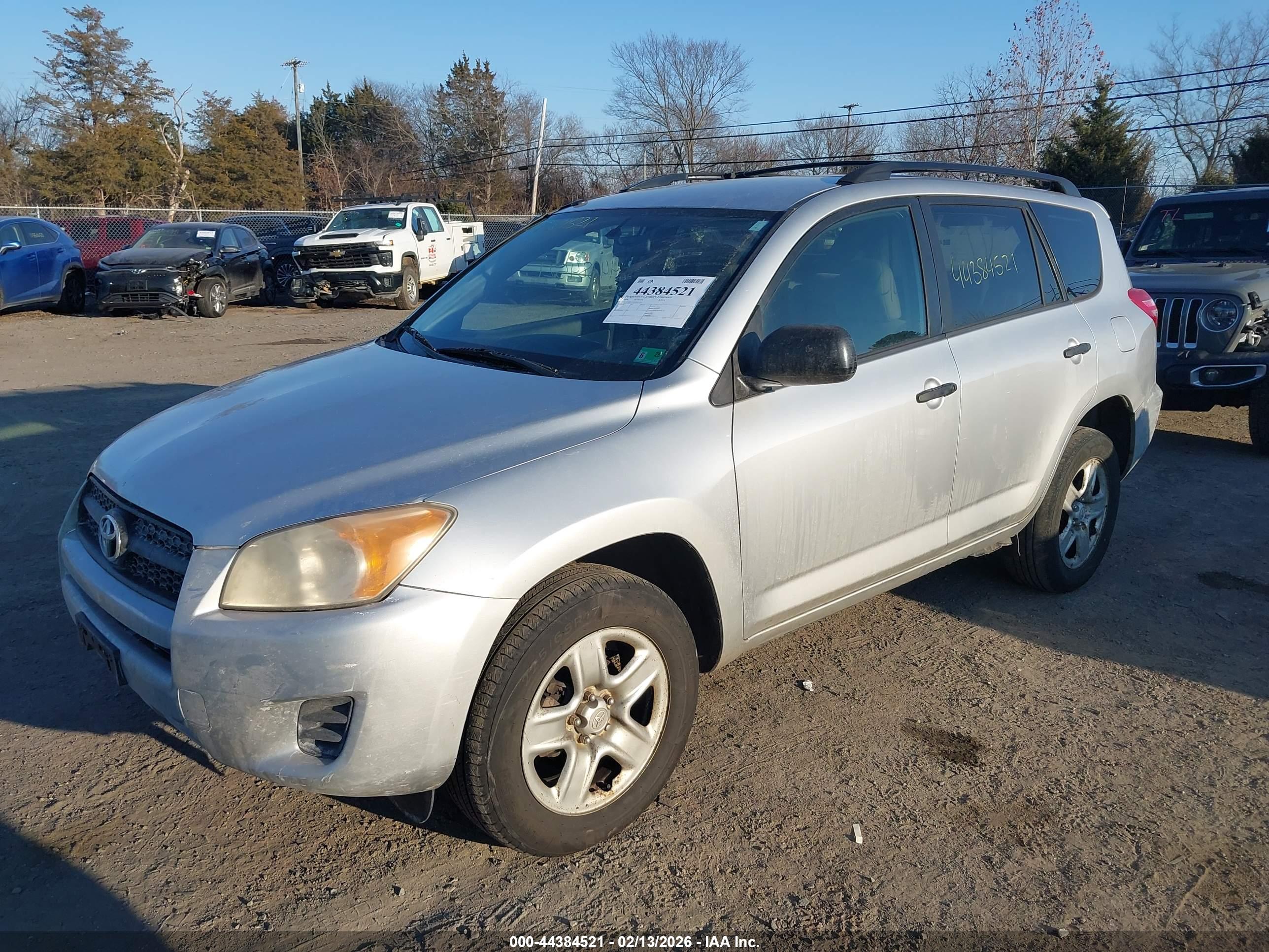TOYOTA RAV4 image 2