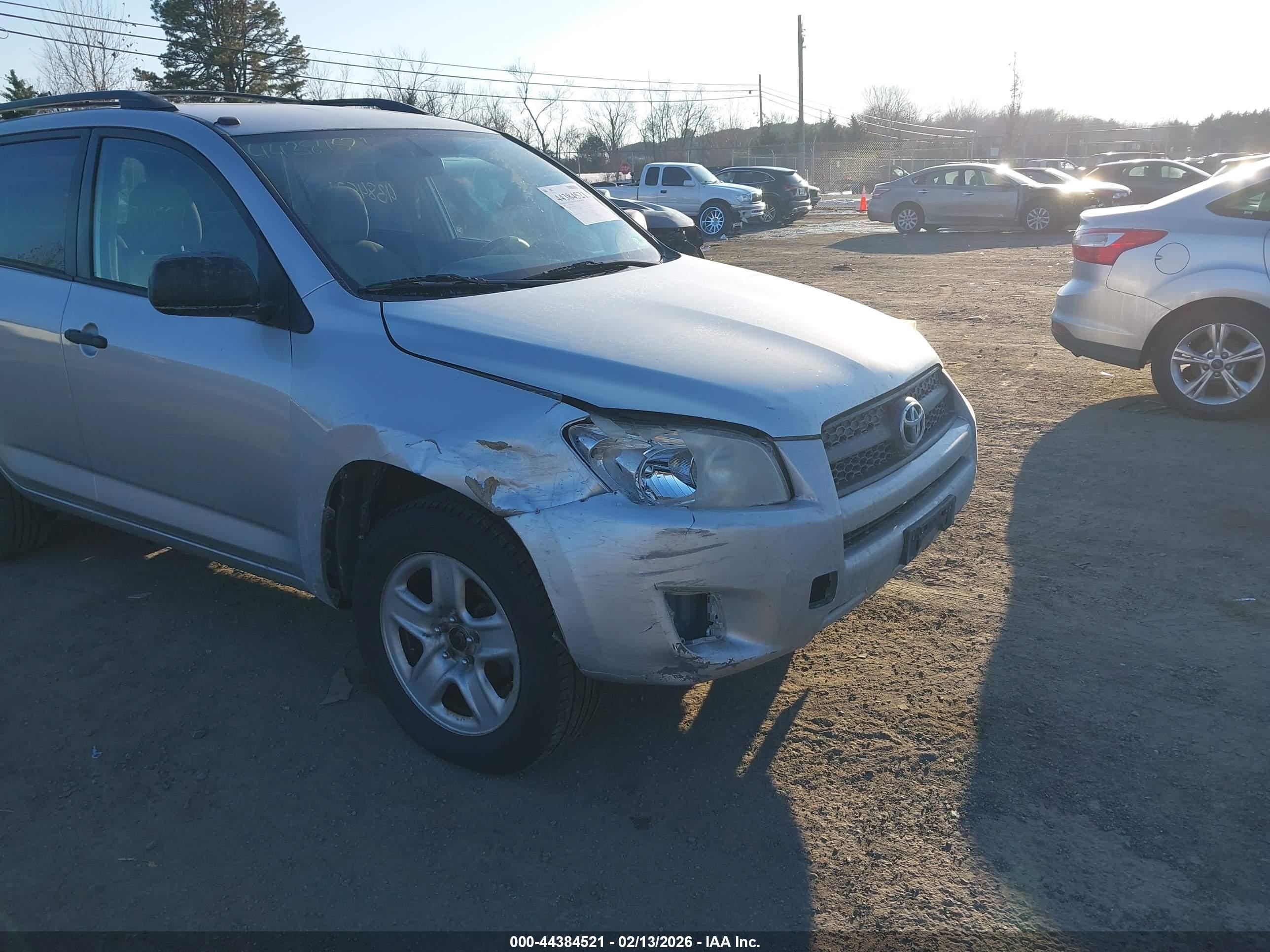 TOYOTA RAV4 image 6