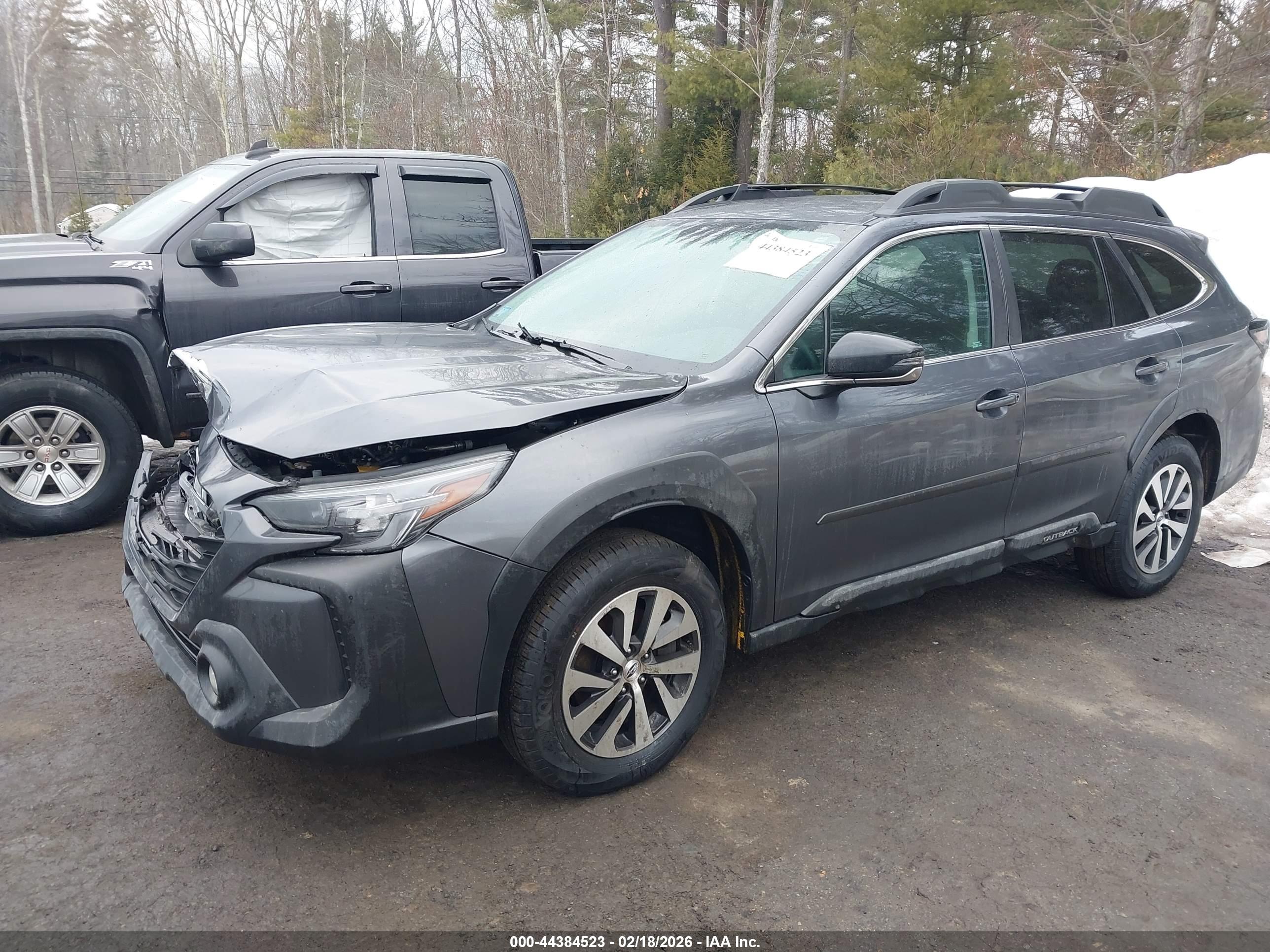 SUBARU OUTBACK image 2