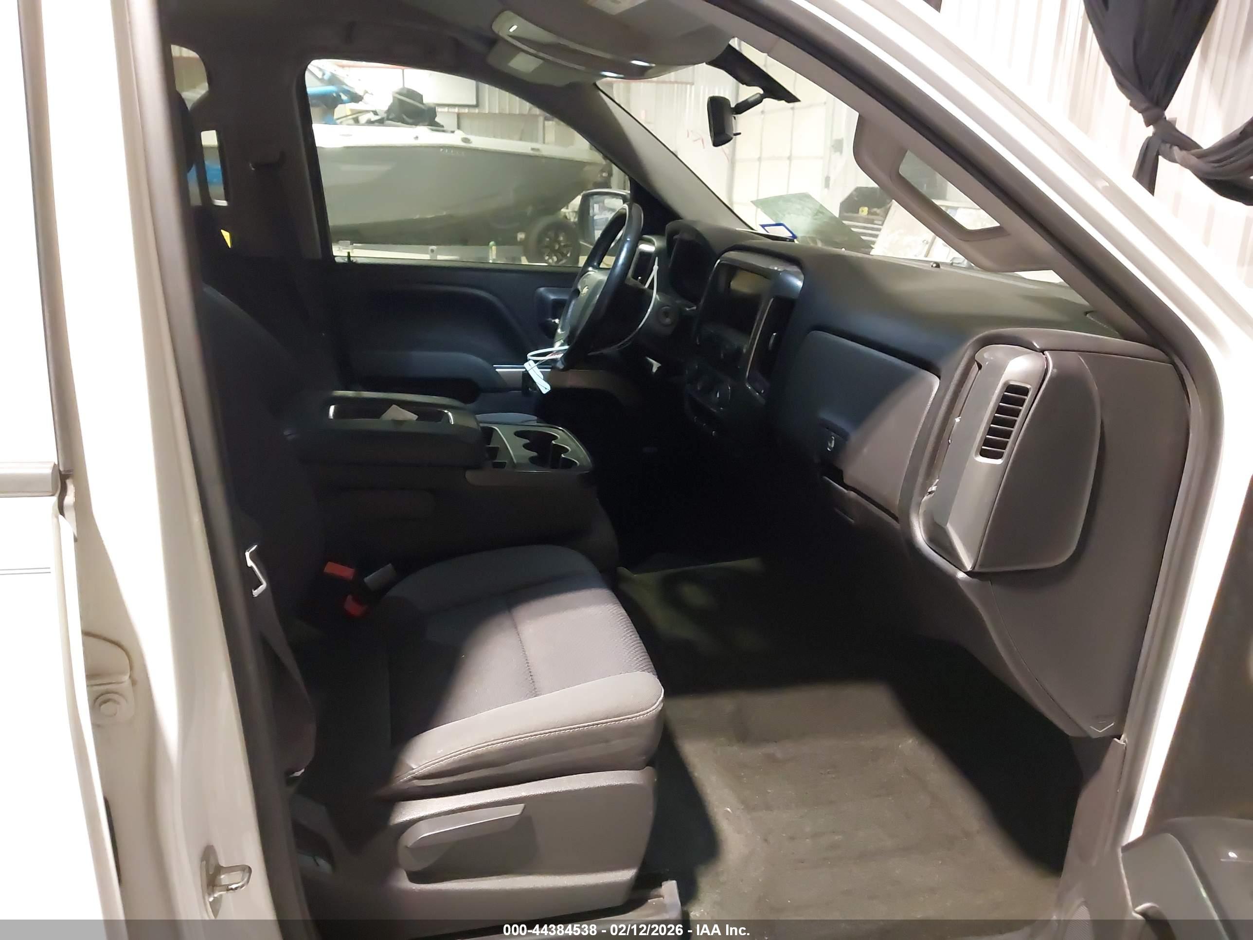 CHEVROLET SILVERADO image 5