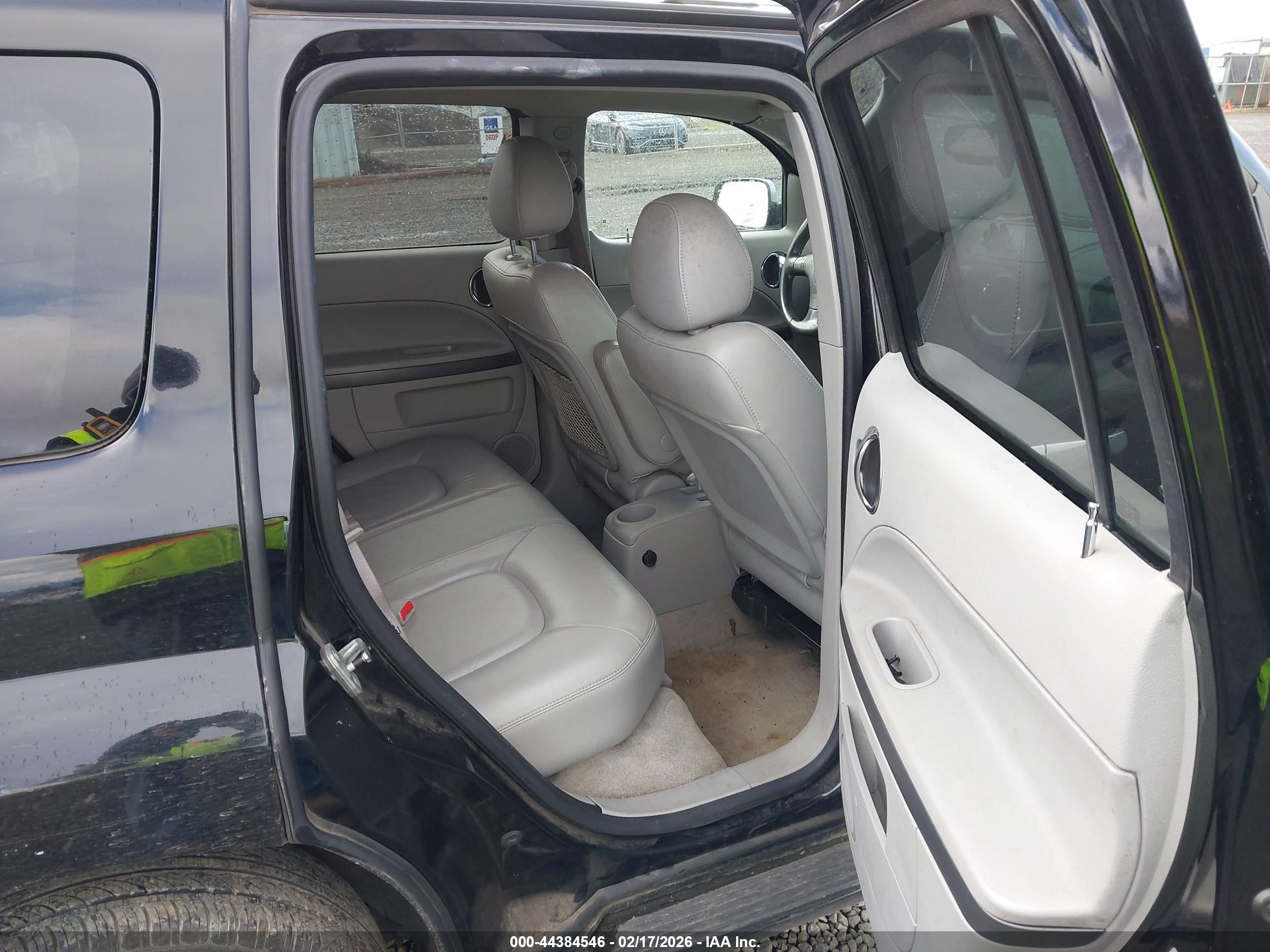 CHEVROLET HHR image 8