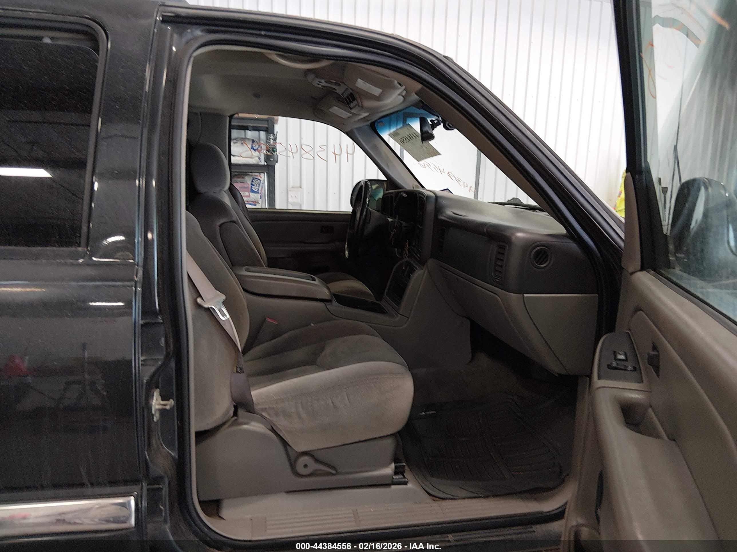 GMC YUKON image 5