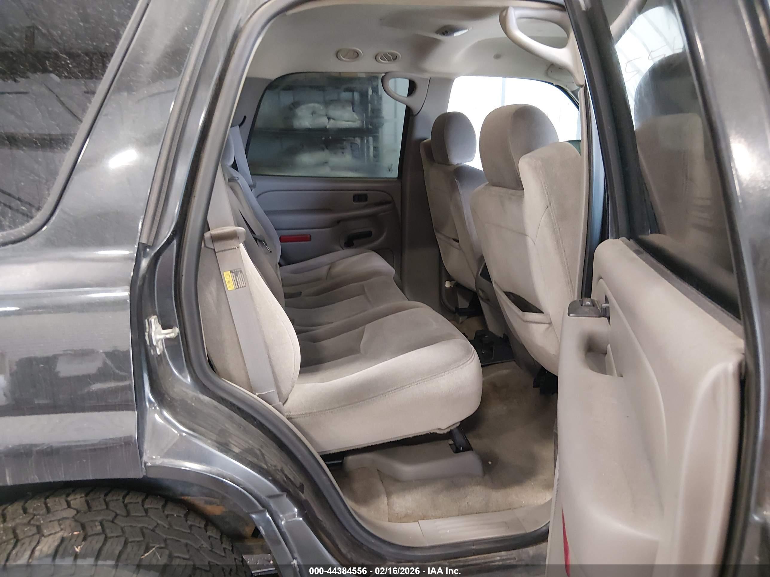 GMC YUKON image 8