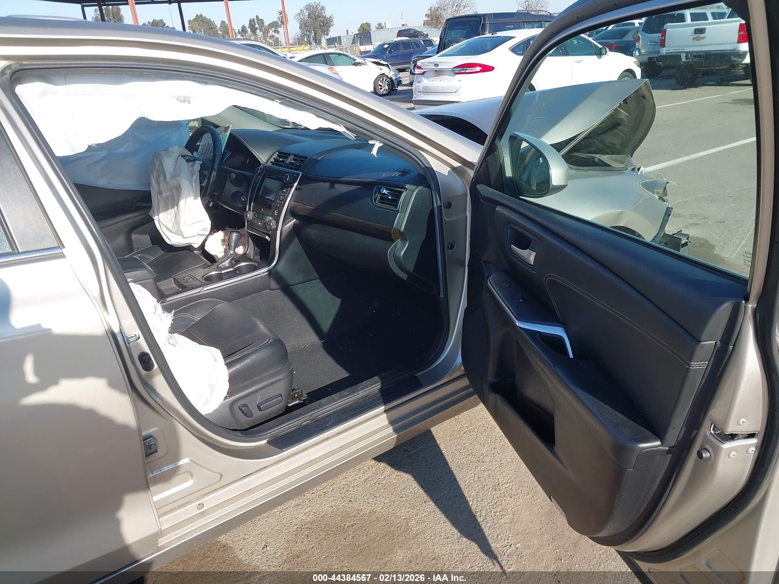 TOYOTA CAMRY image 5