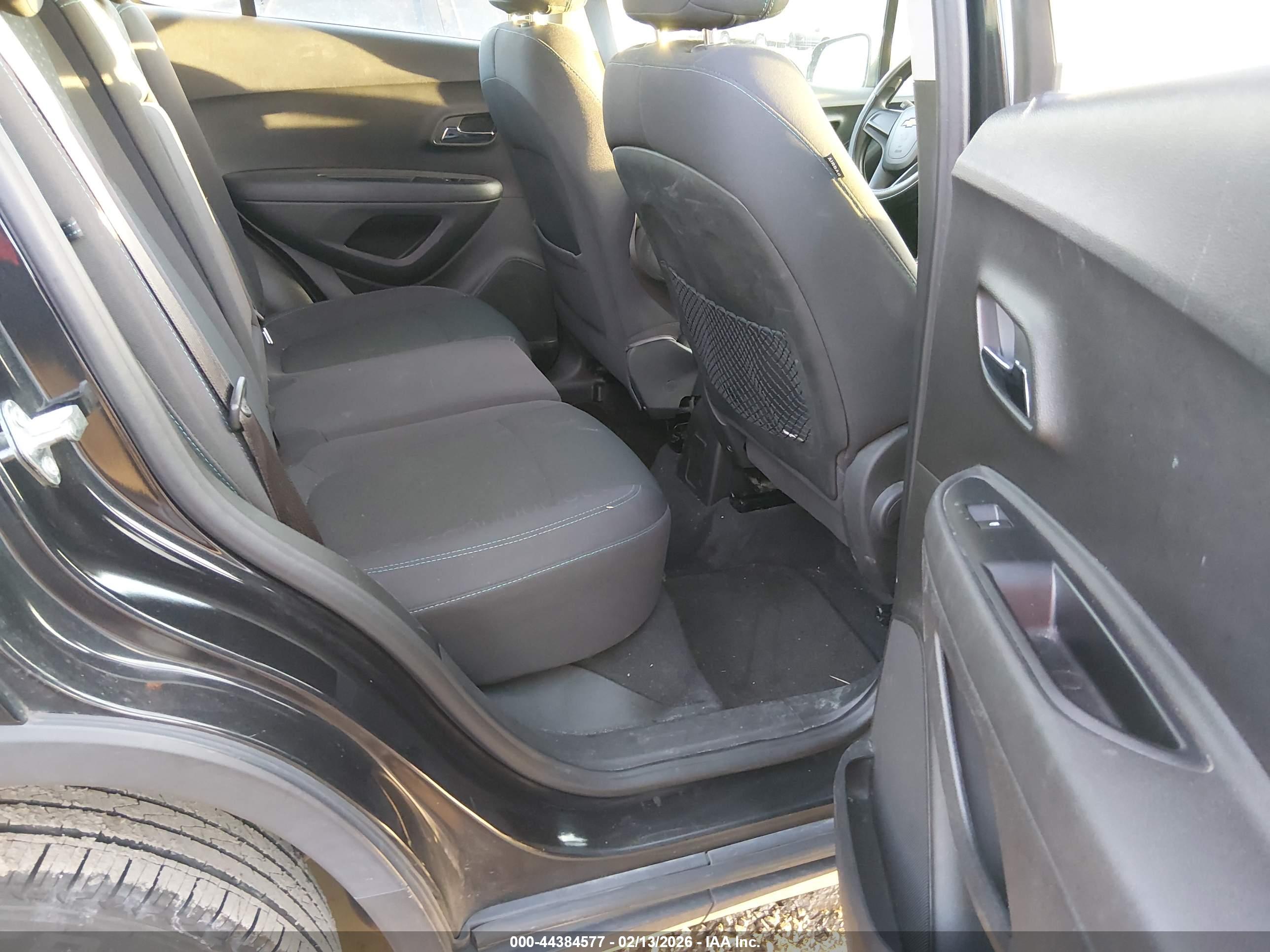 CHEVROLET TRAX image 8