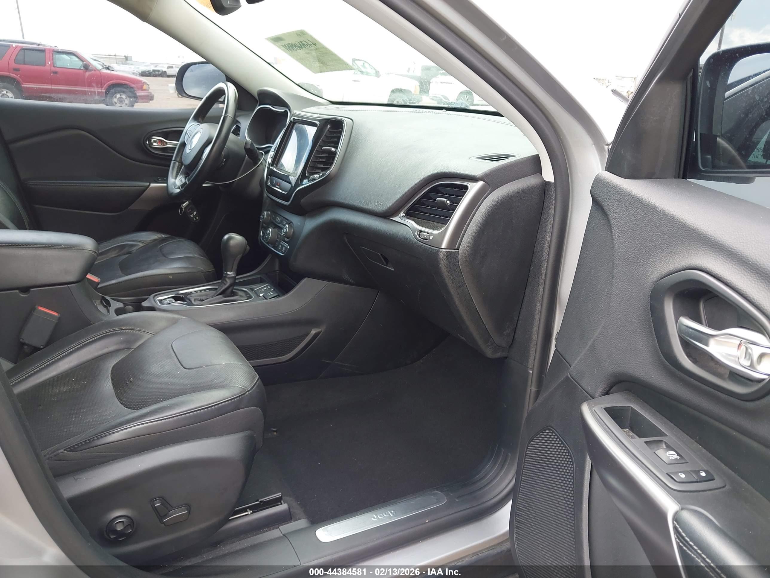 JEEP CHEROKEE image 5