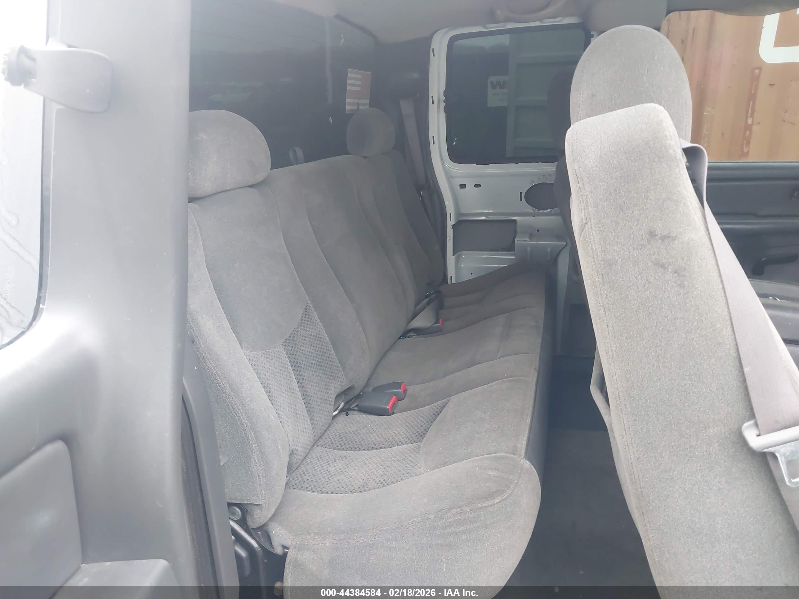 CHEVROLET SILVERADO image 8