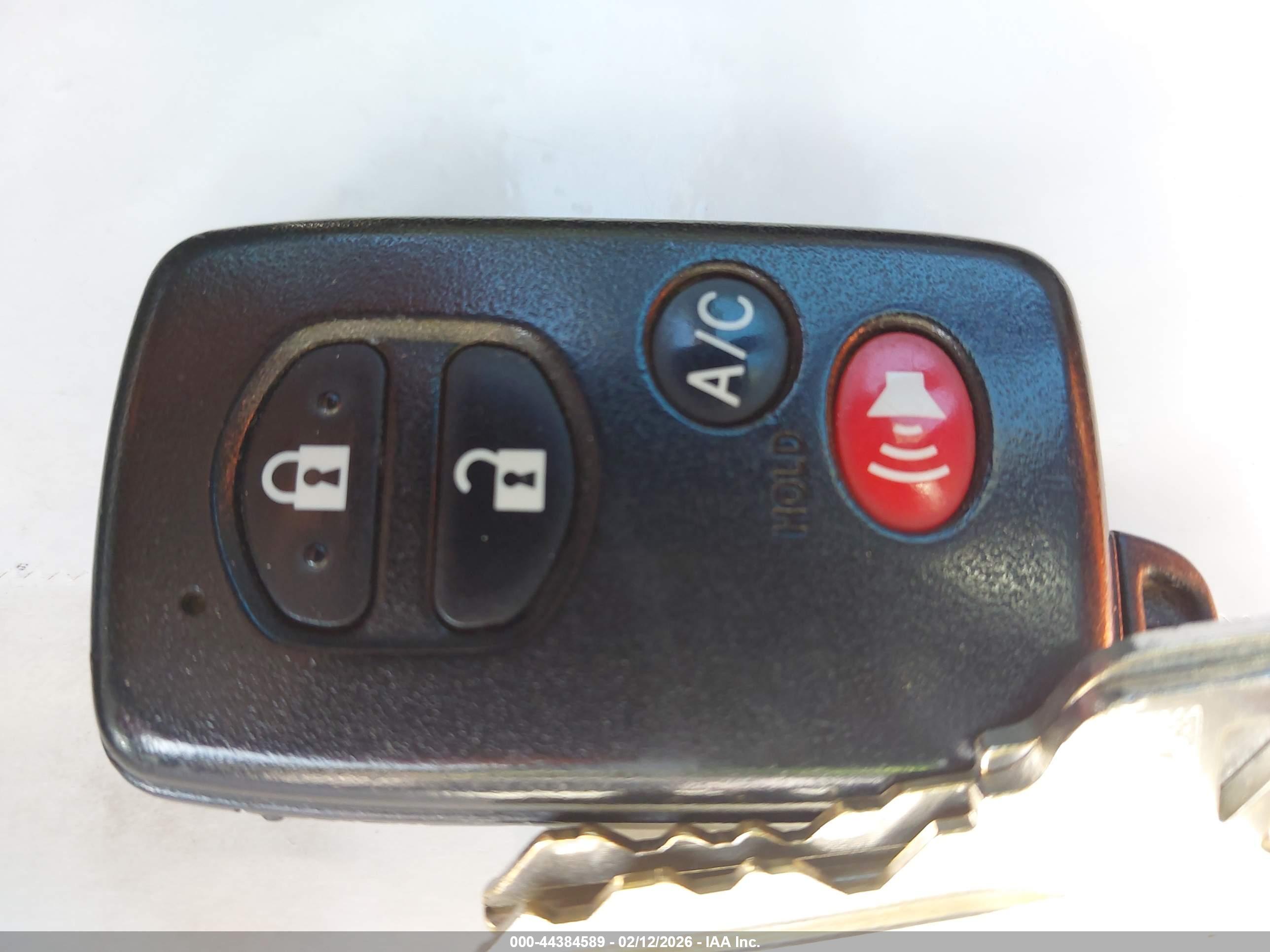 TOYOTA PRIUS image 11
