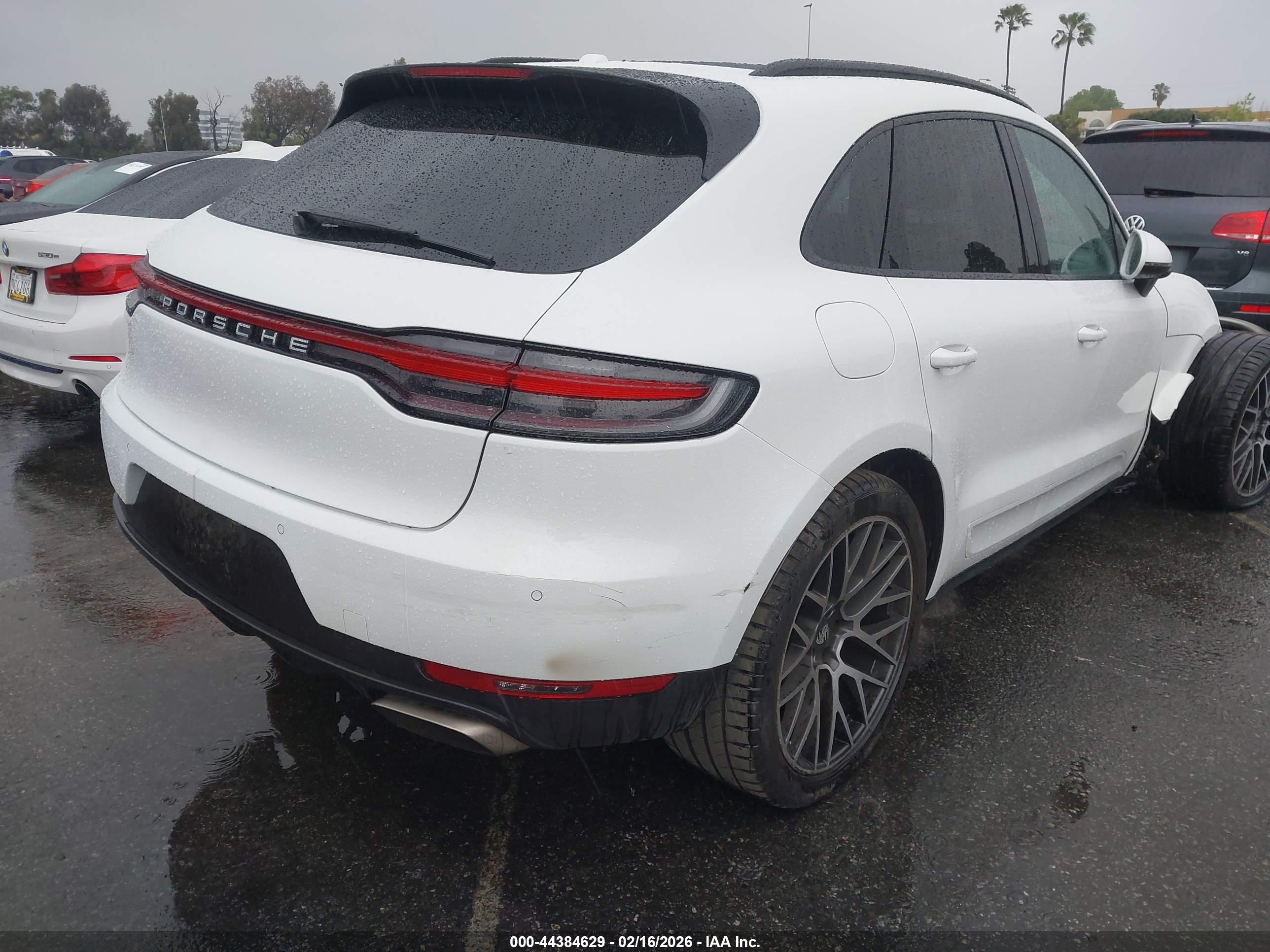 PORSCHE MACAN image 4