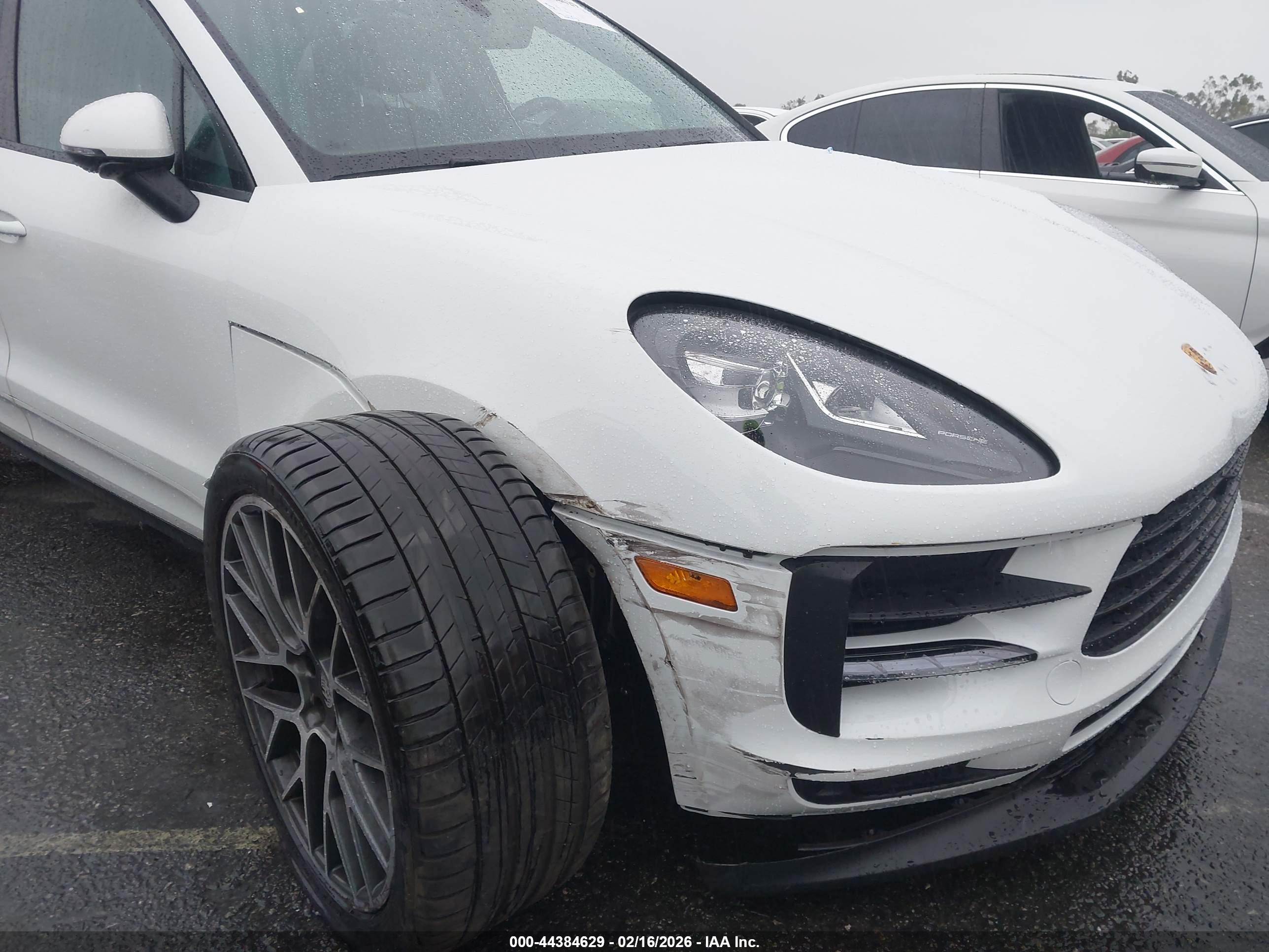 PORSCHE MACAN image 6