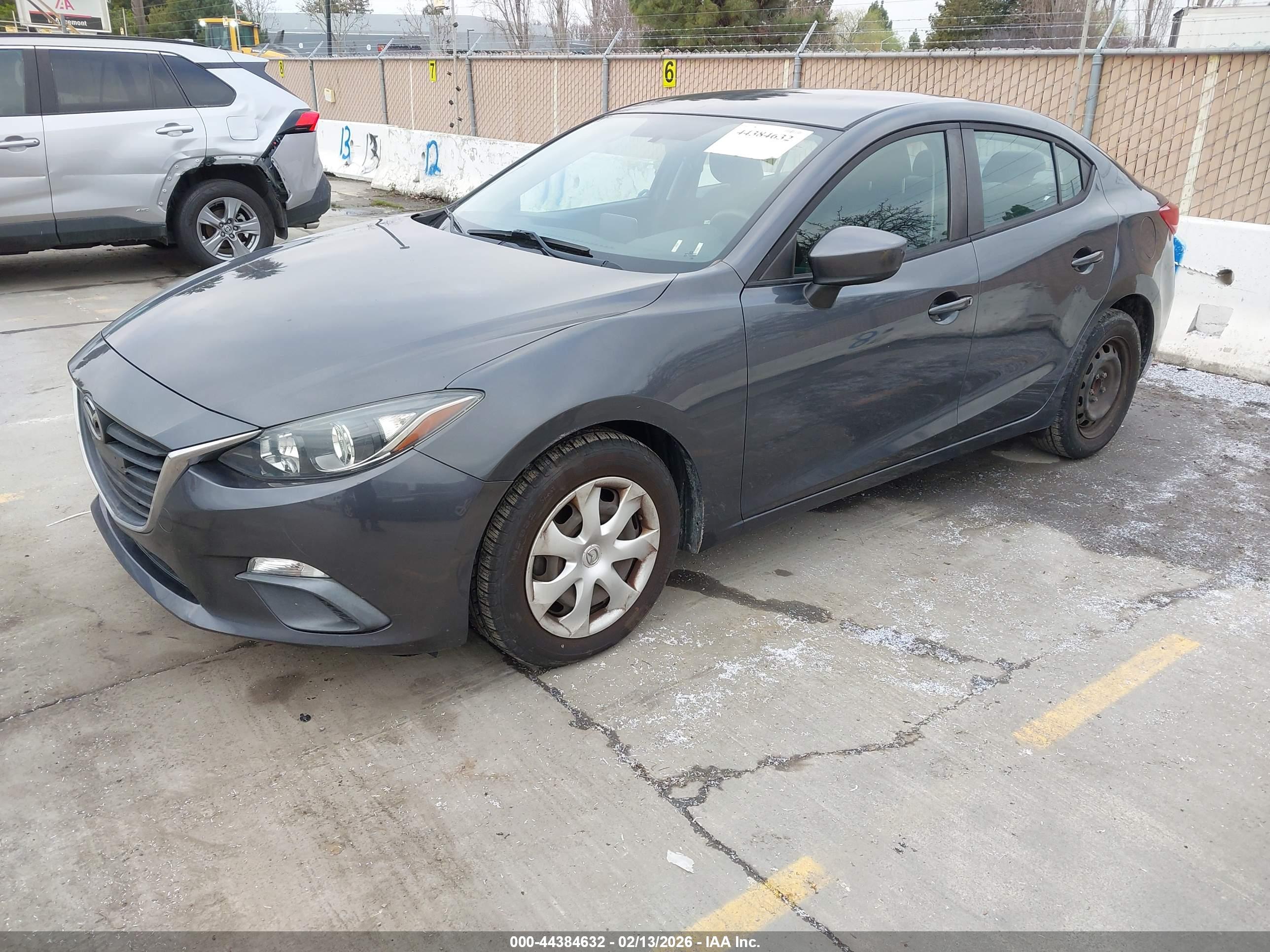 MAZDA MAZDA3 image 2