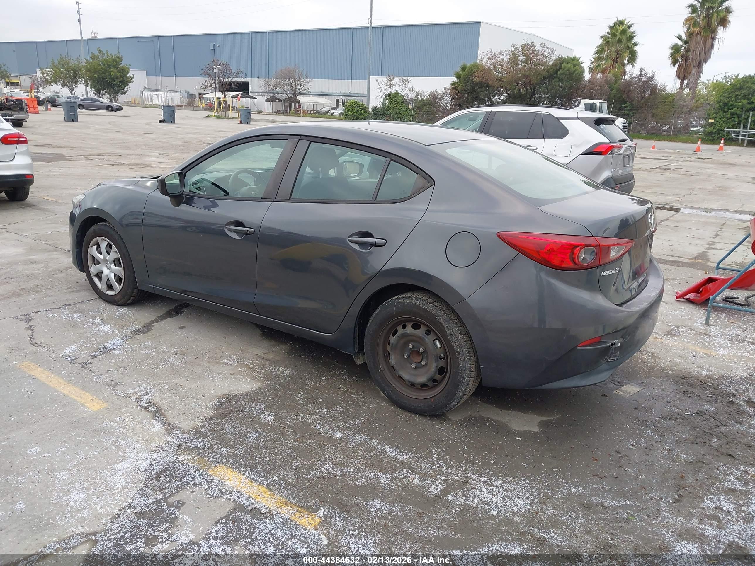 MAZDA MAZDA3 image 3