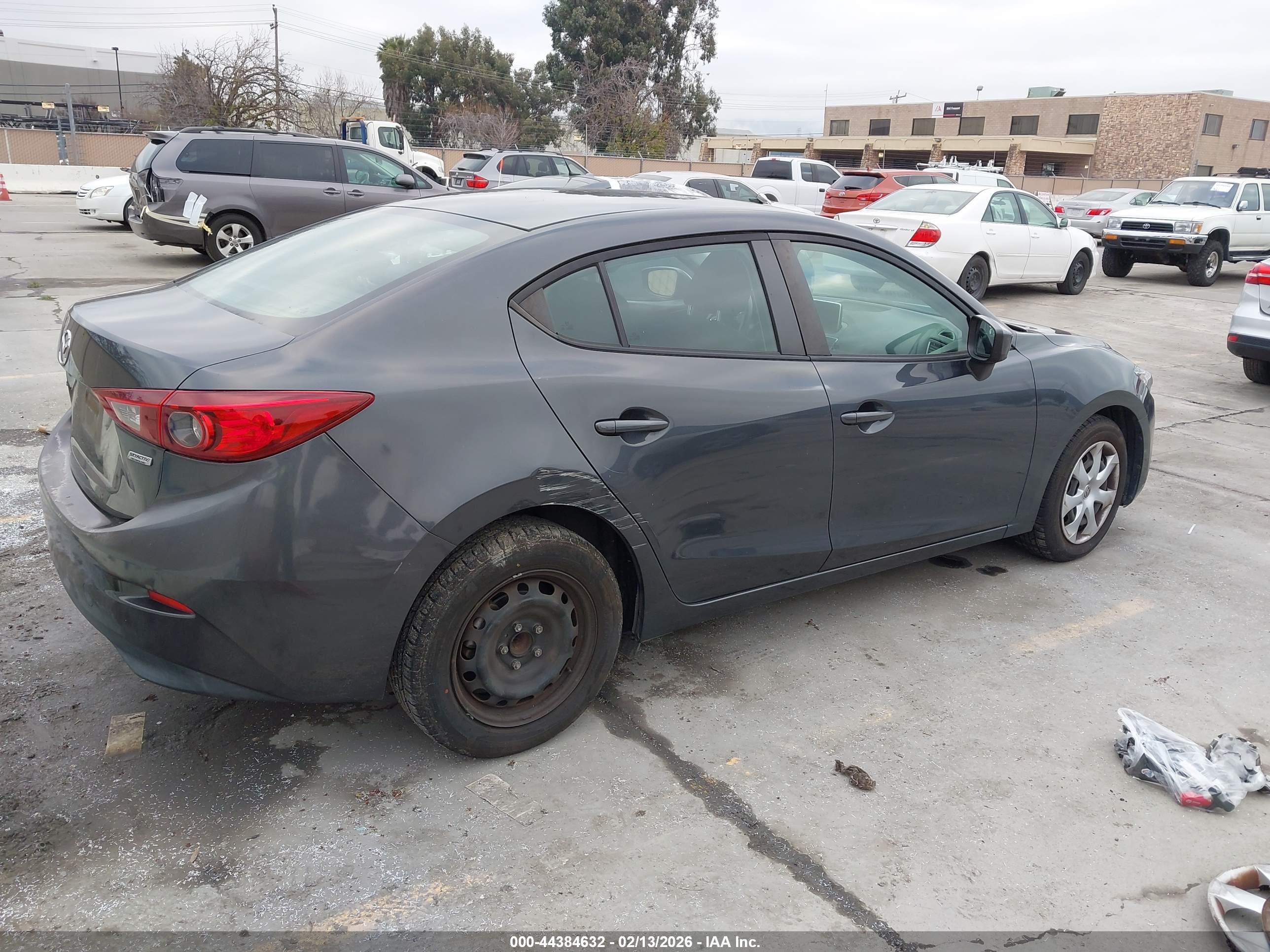 MAZDA MAZDA3 image 4