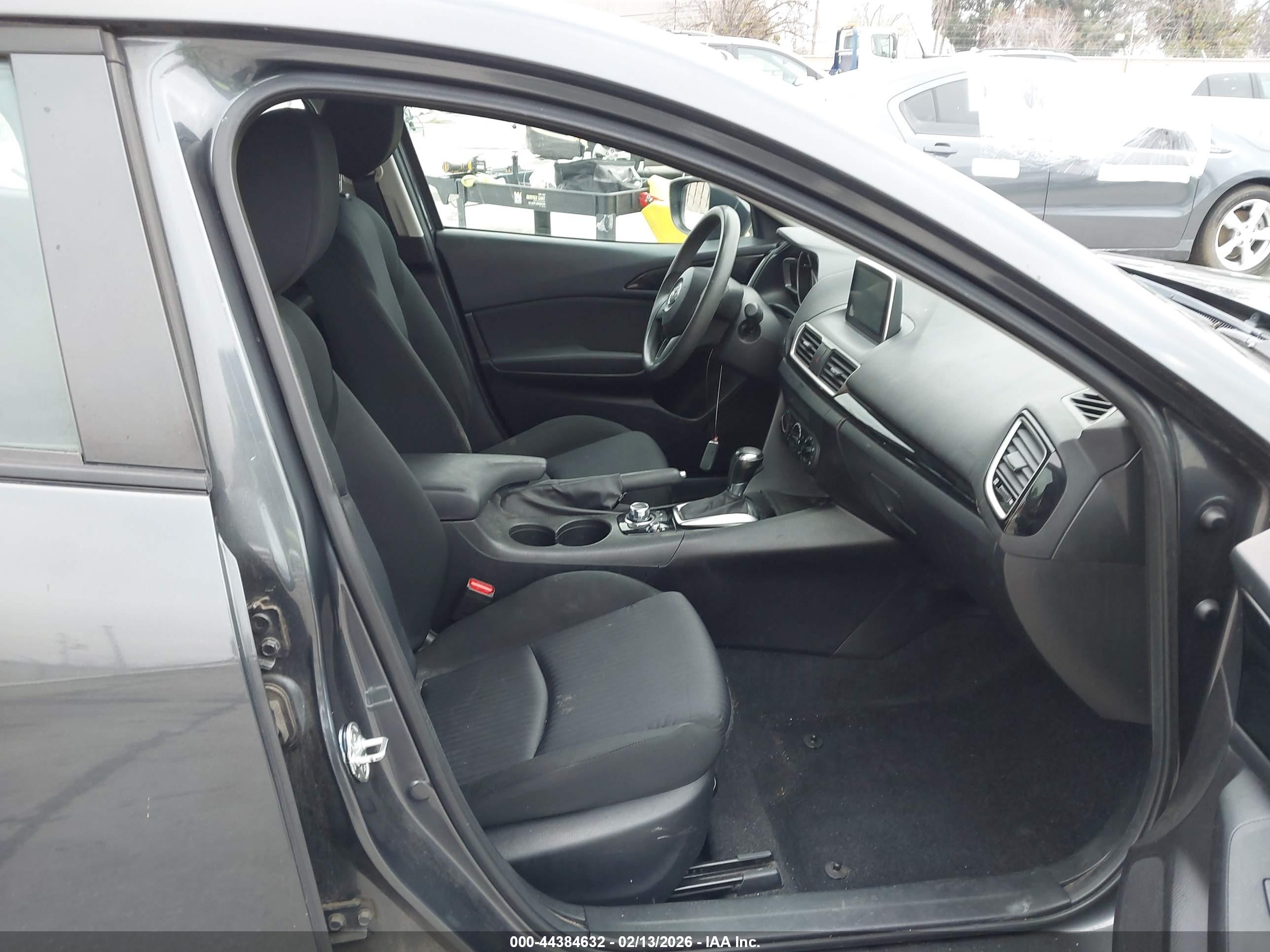 MAZDA MAZDA3 image 5