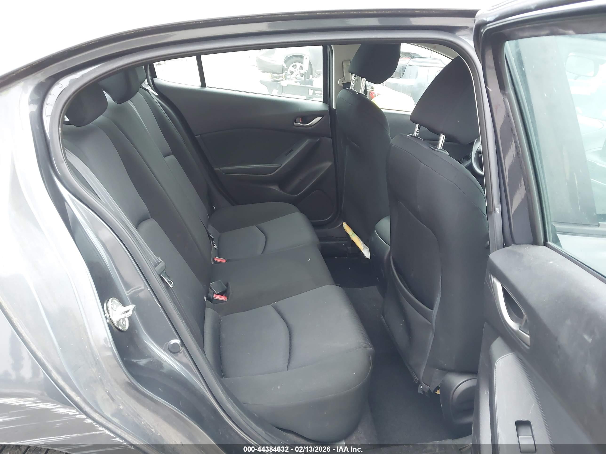 MAZDA MAZDA3 image 8