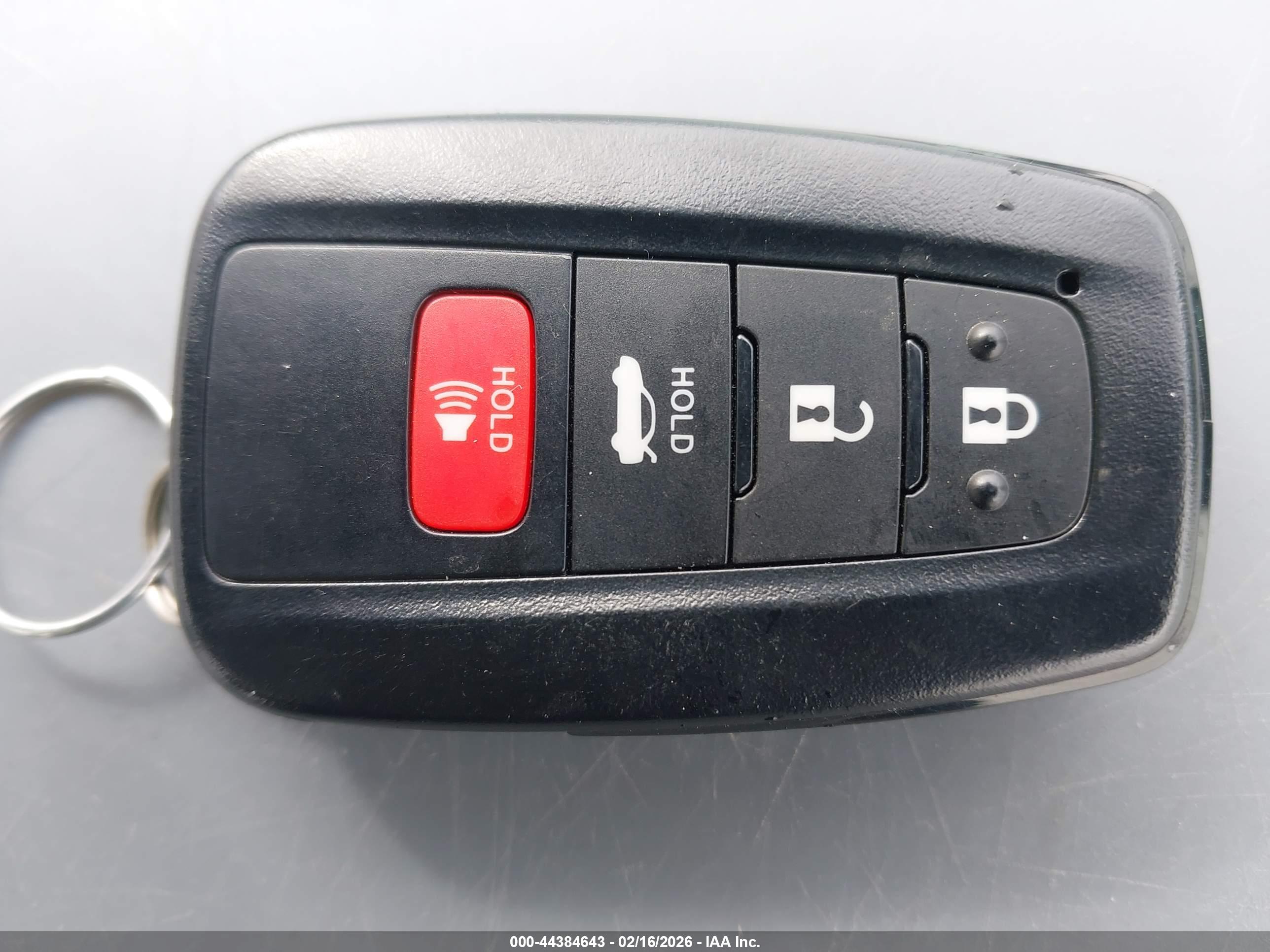 TOYOTA CAMRY image 11