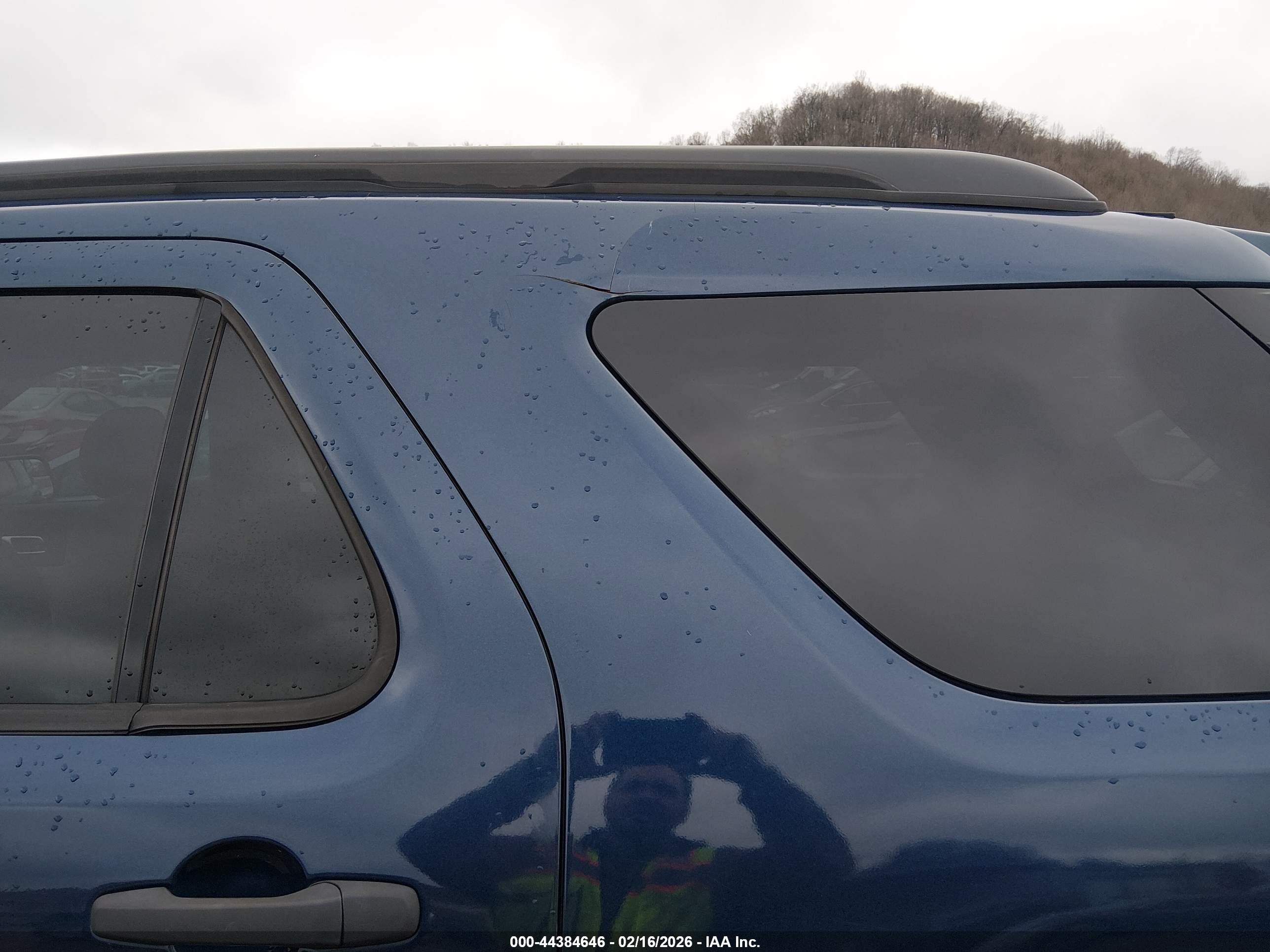 FORD EXPLORER image 6