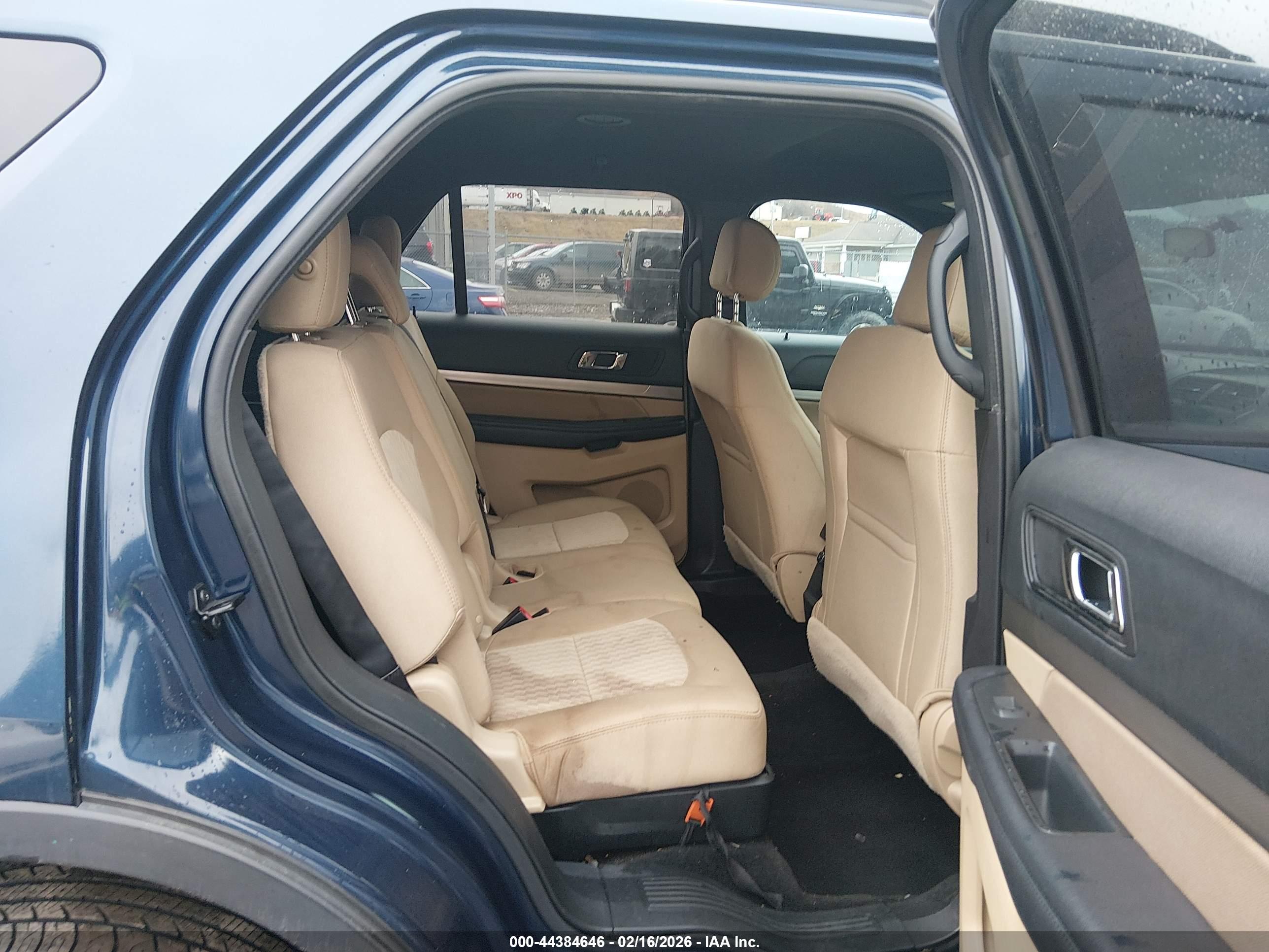 FORD EXPLORER image 8