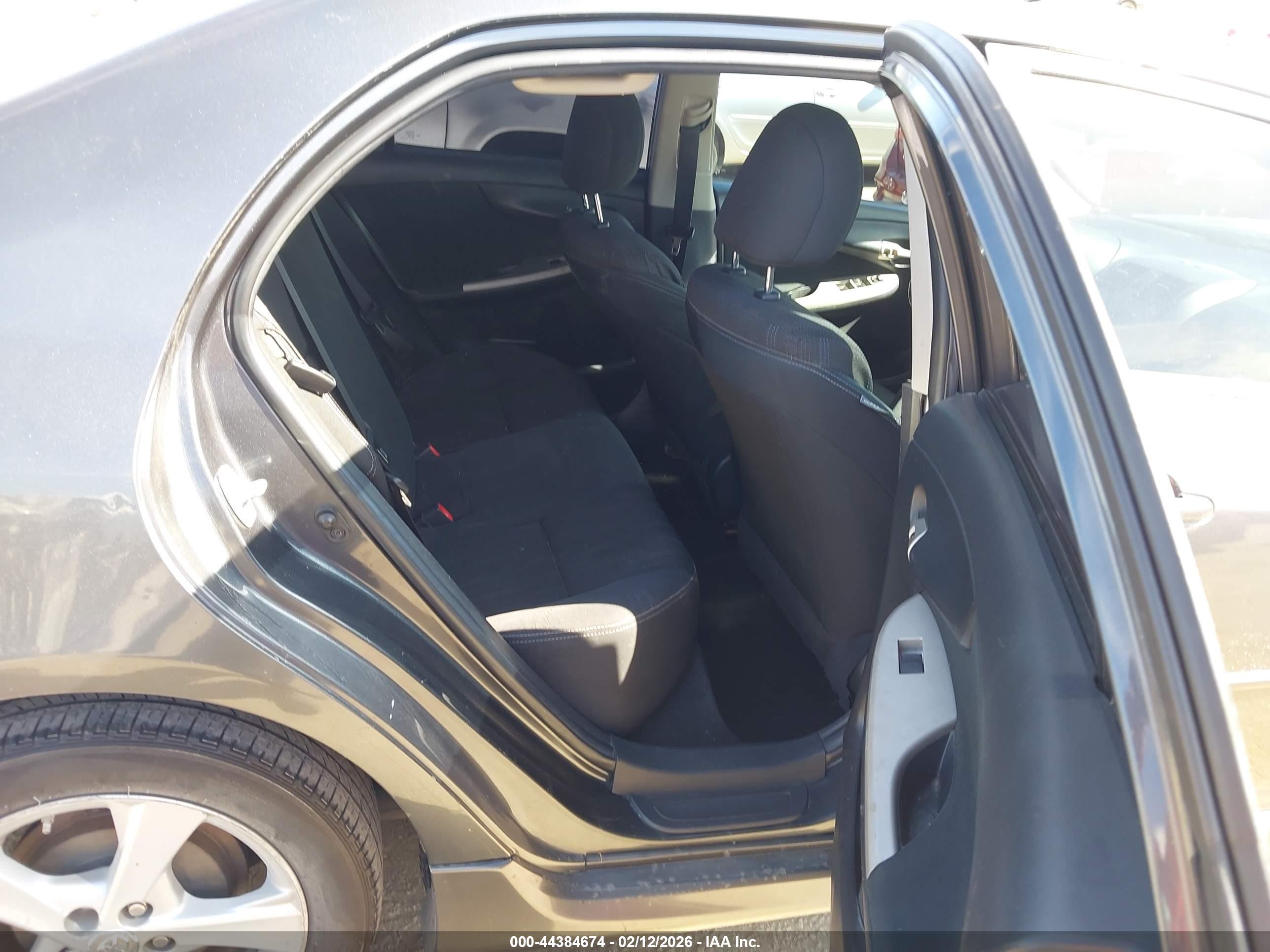 TOYOTA COROLLA image 8