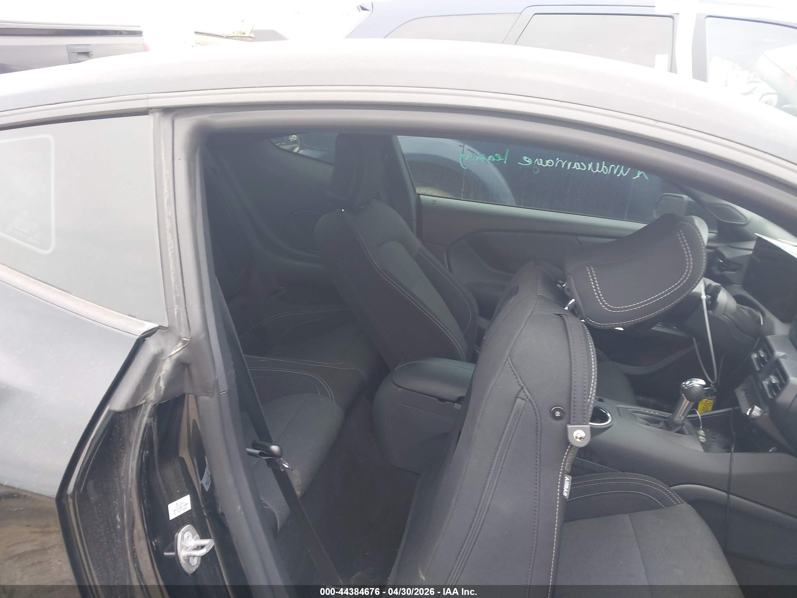 FORD MUSTANG image 8