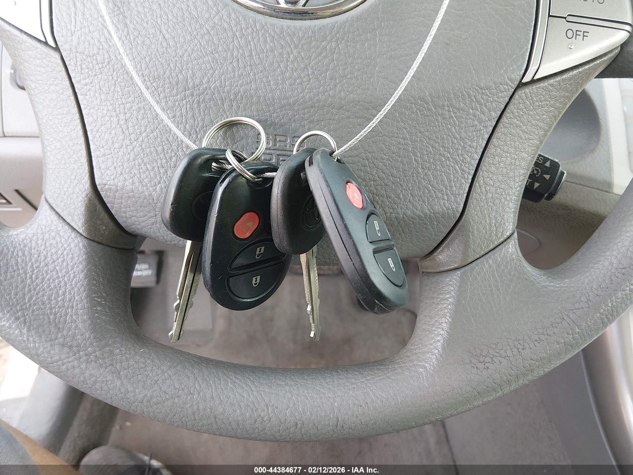 TOYOTA AVALON image 11