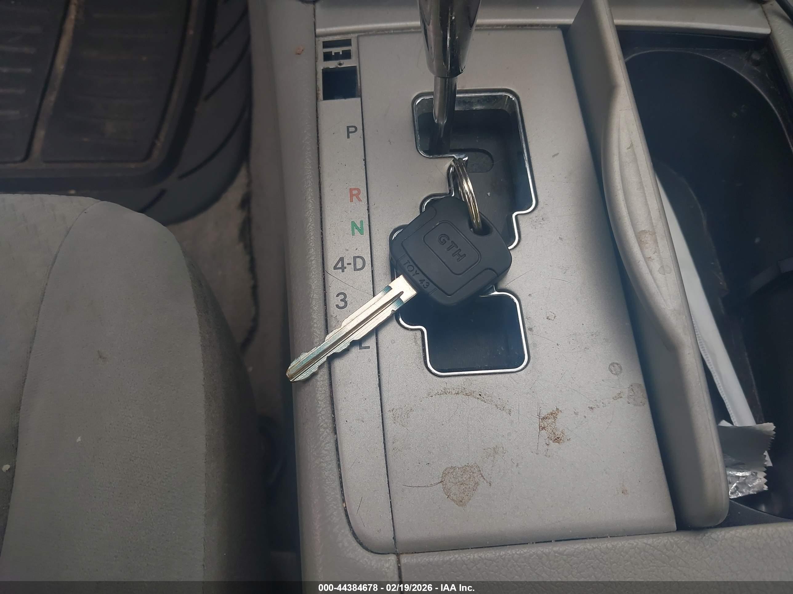 TOYOTA CAMRY image 11