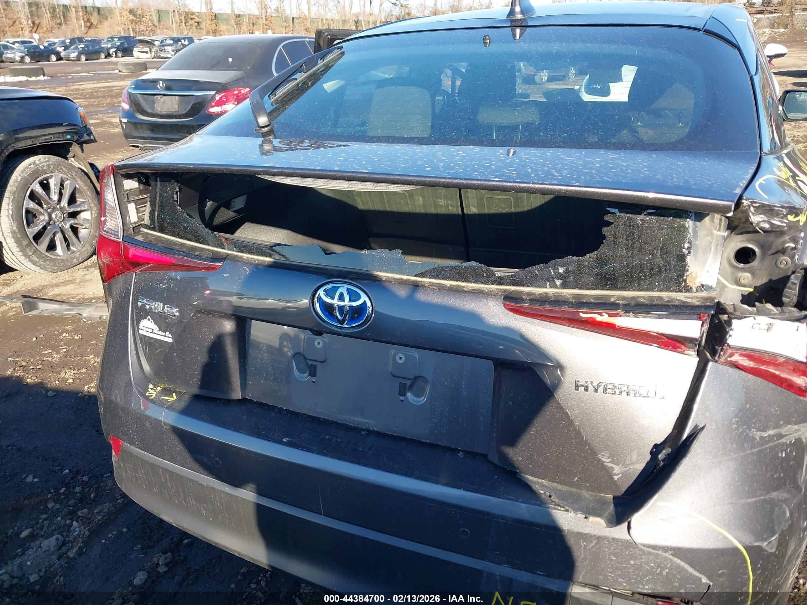 TOYOTA PRIUS image 6