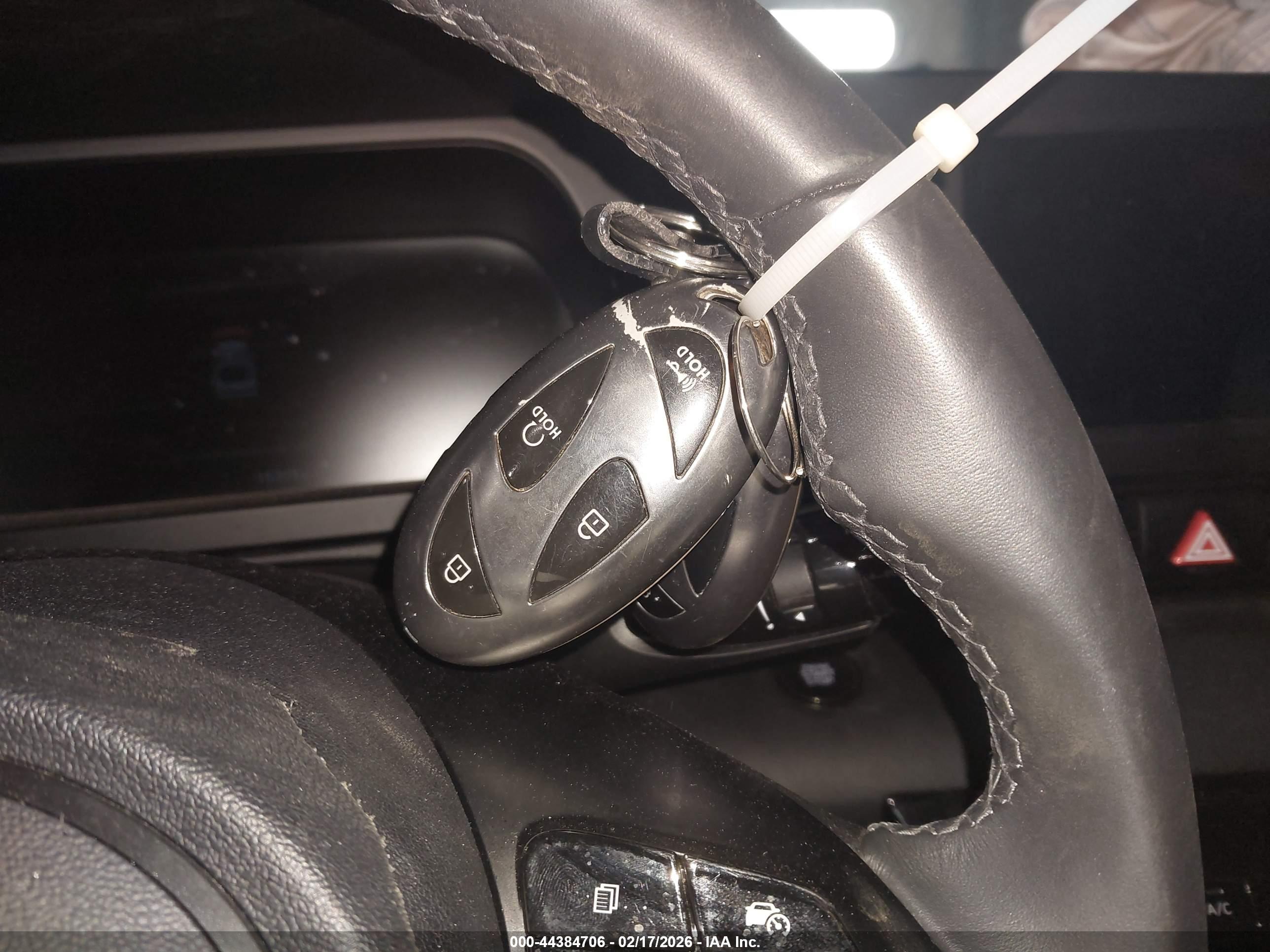 HYUNDAI ELANTRA image 11