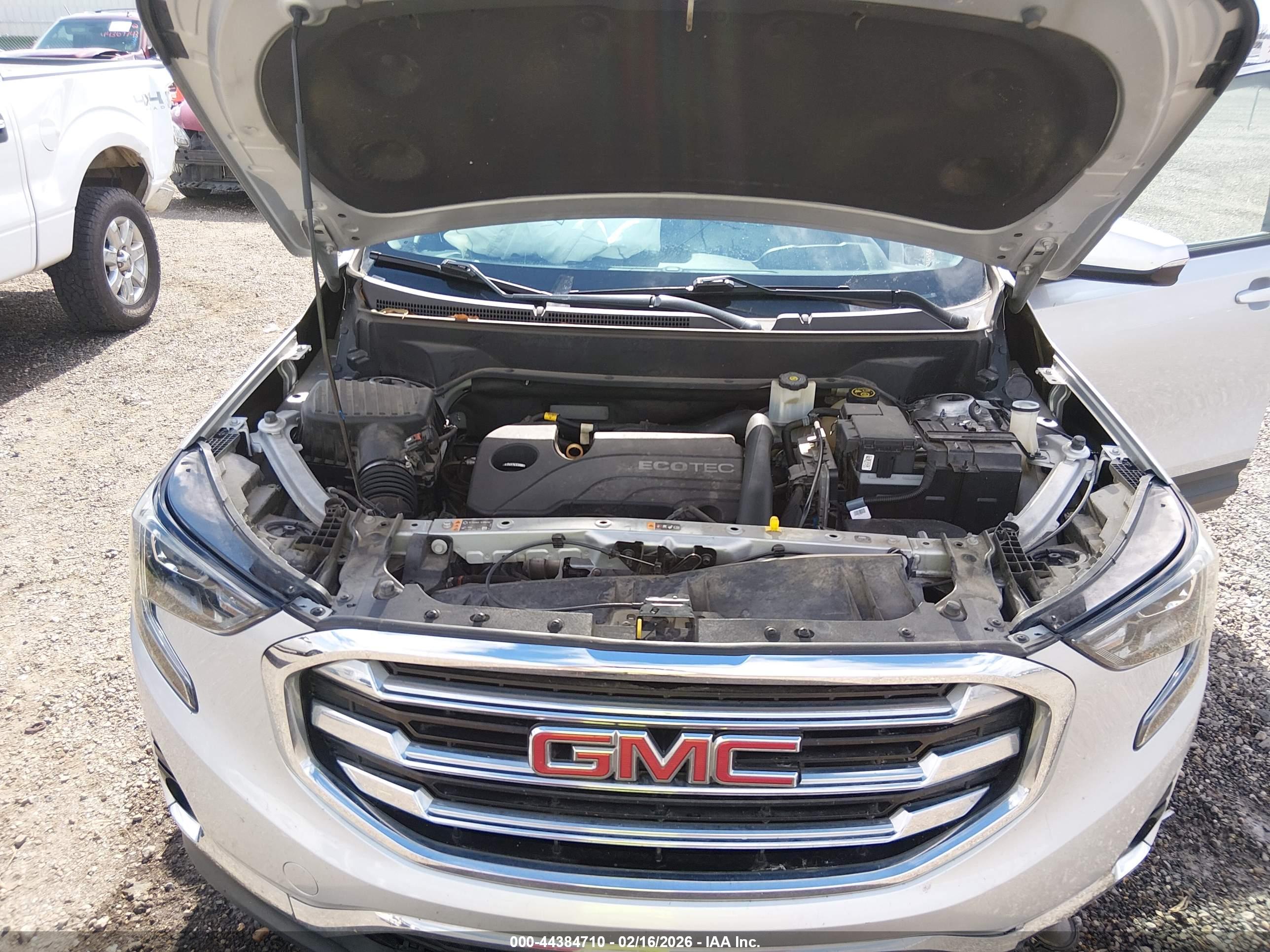GMC TERRAIN image 10