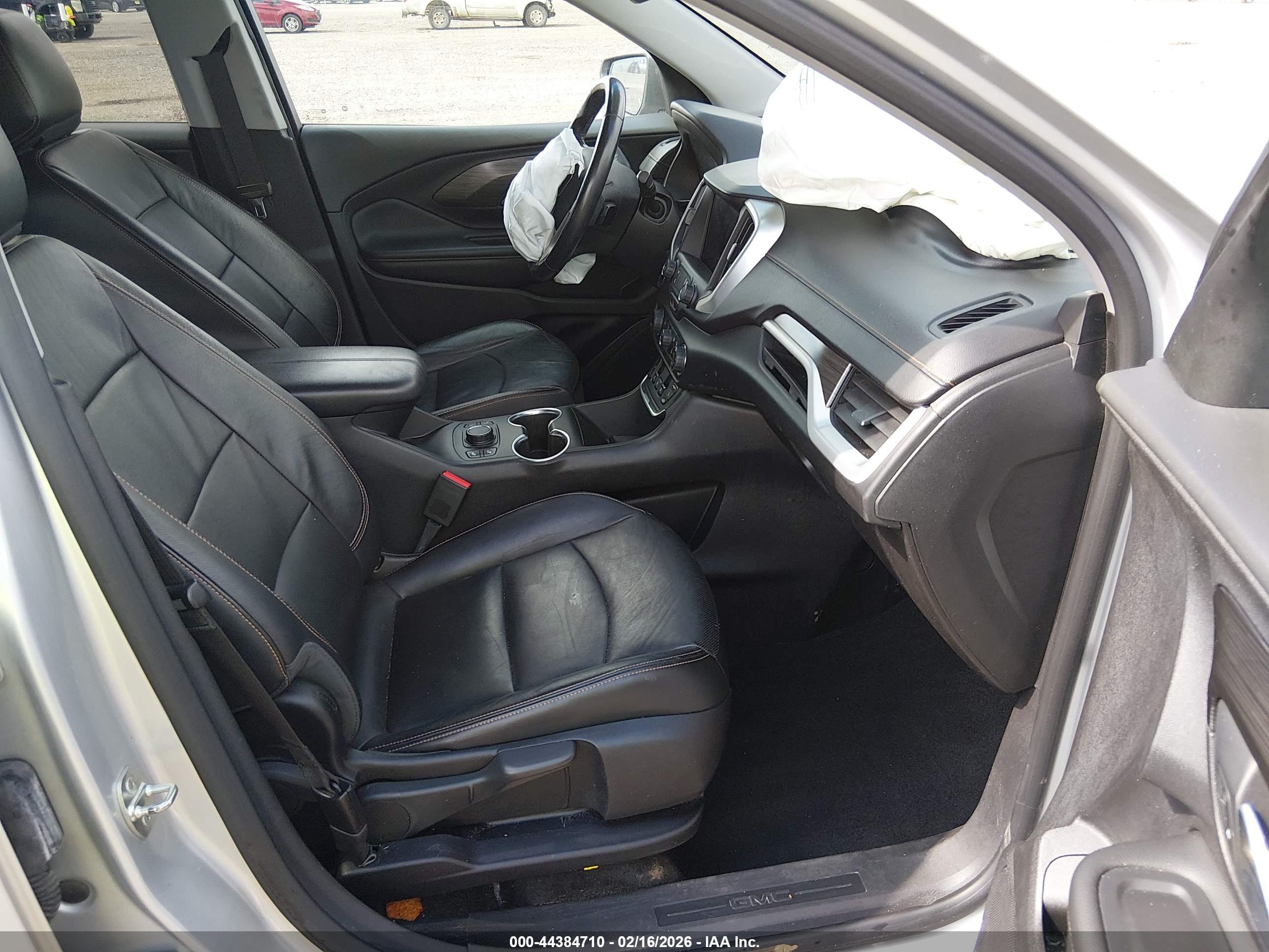GMC TERRAIN image 5