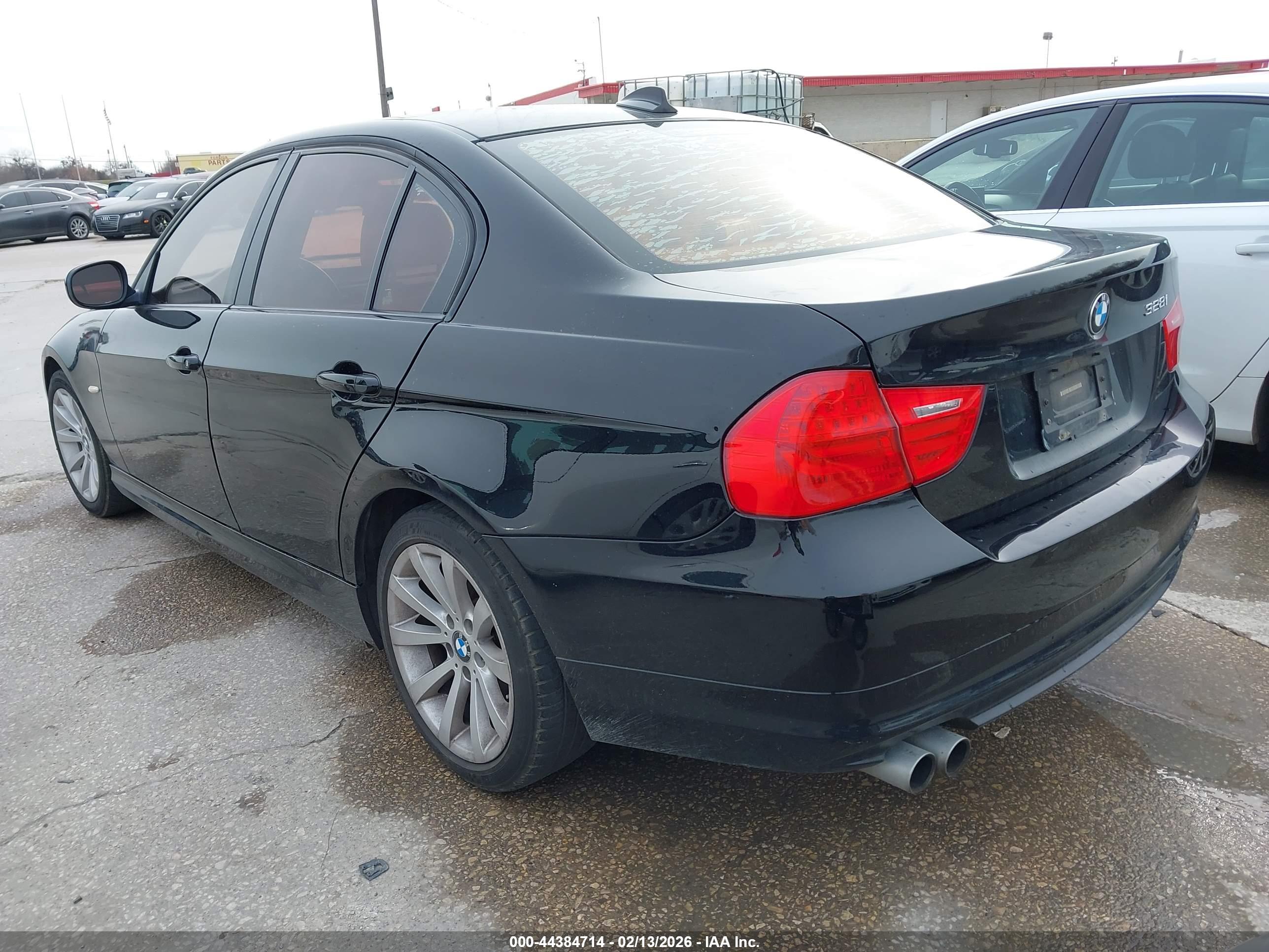 BMW 328I image 3