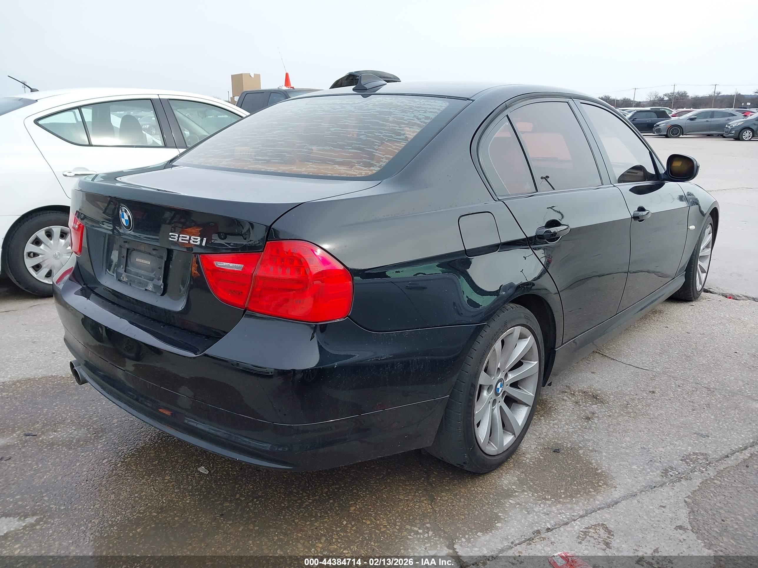 BMW 328I image 4