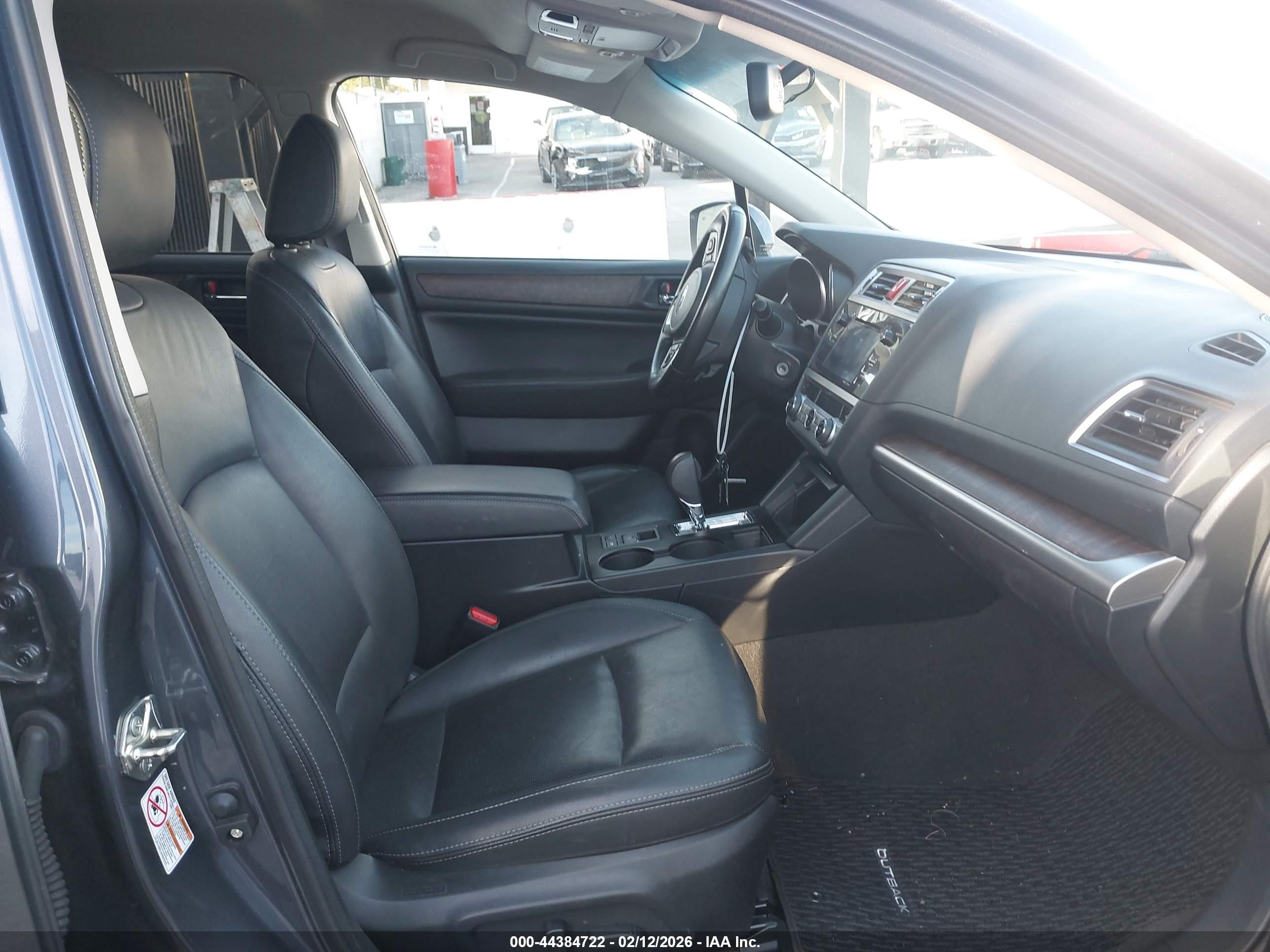 SUBARU OUTBACK image 5