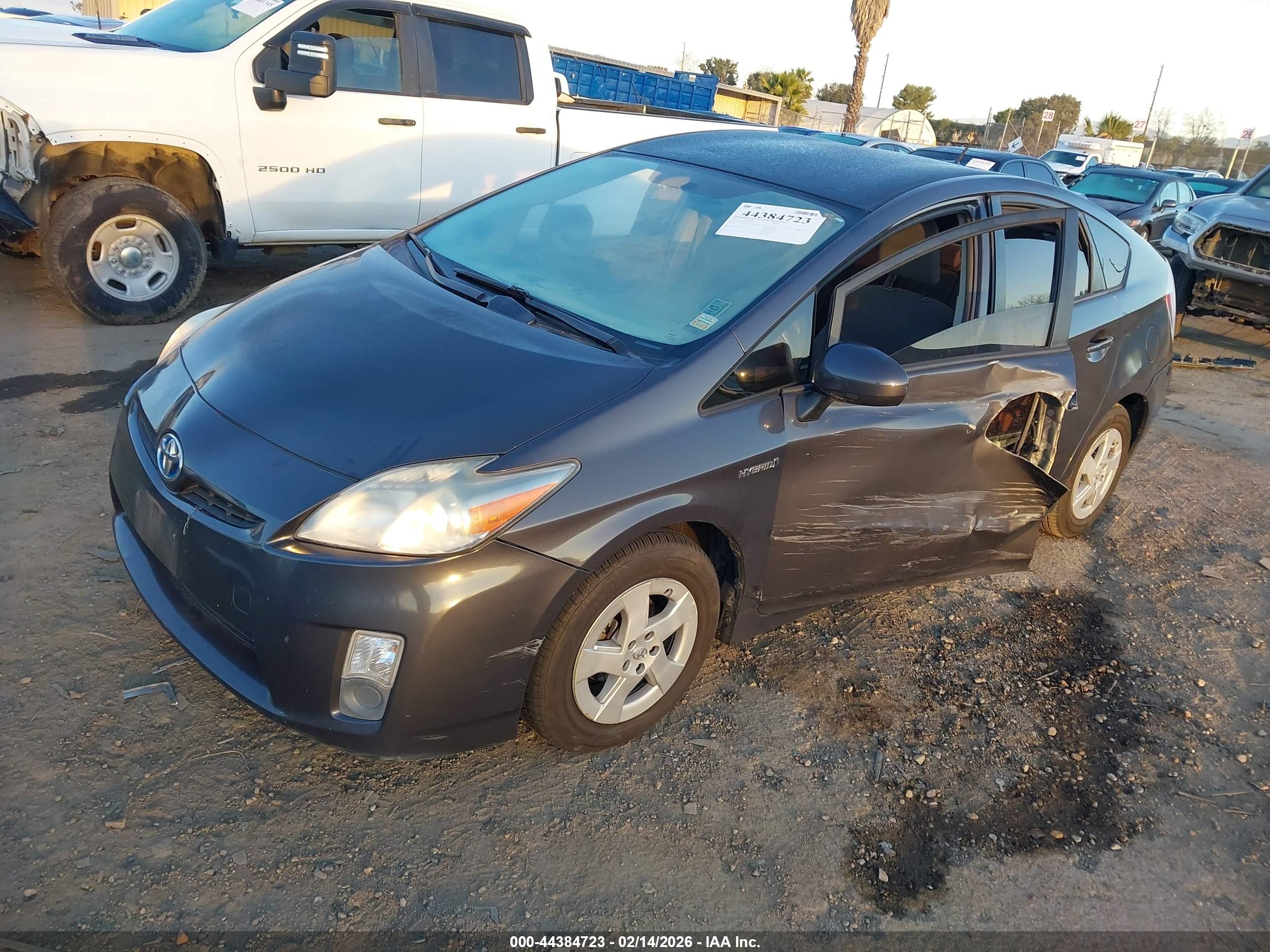 TOYOTA PRIUS image 2
