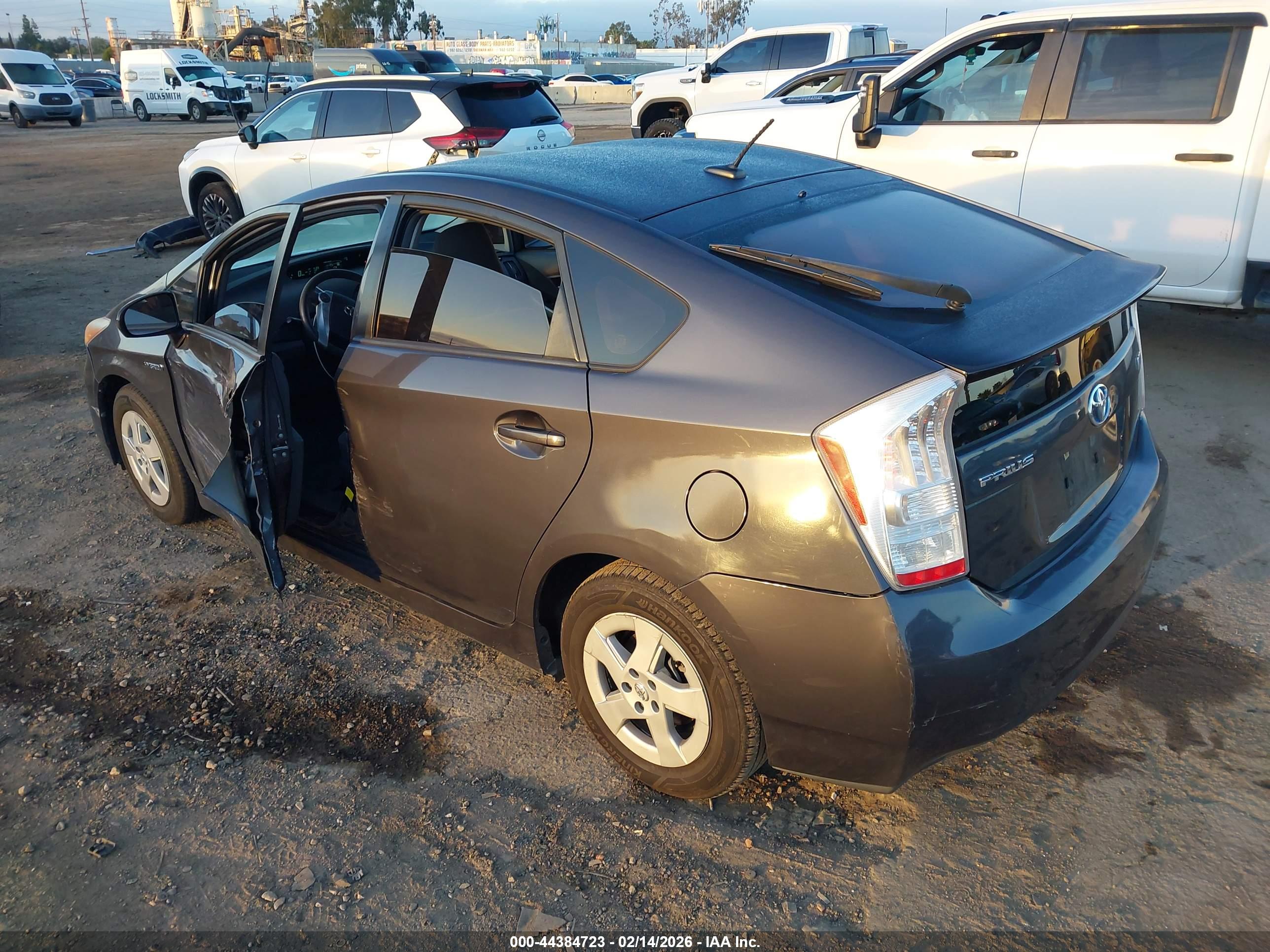 TOYOTA PRIUS image 3