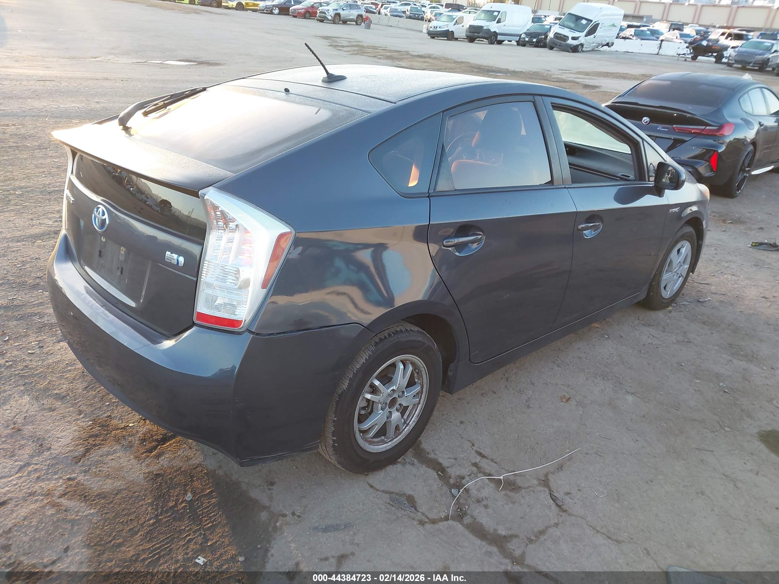 TOYOTA PRIUS image 4