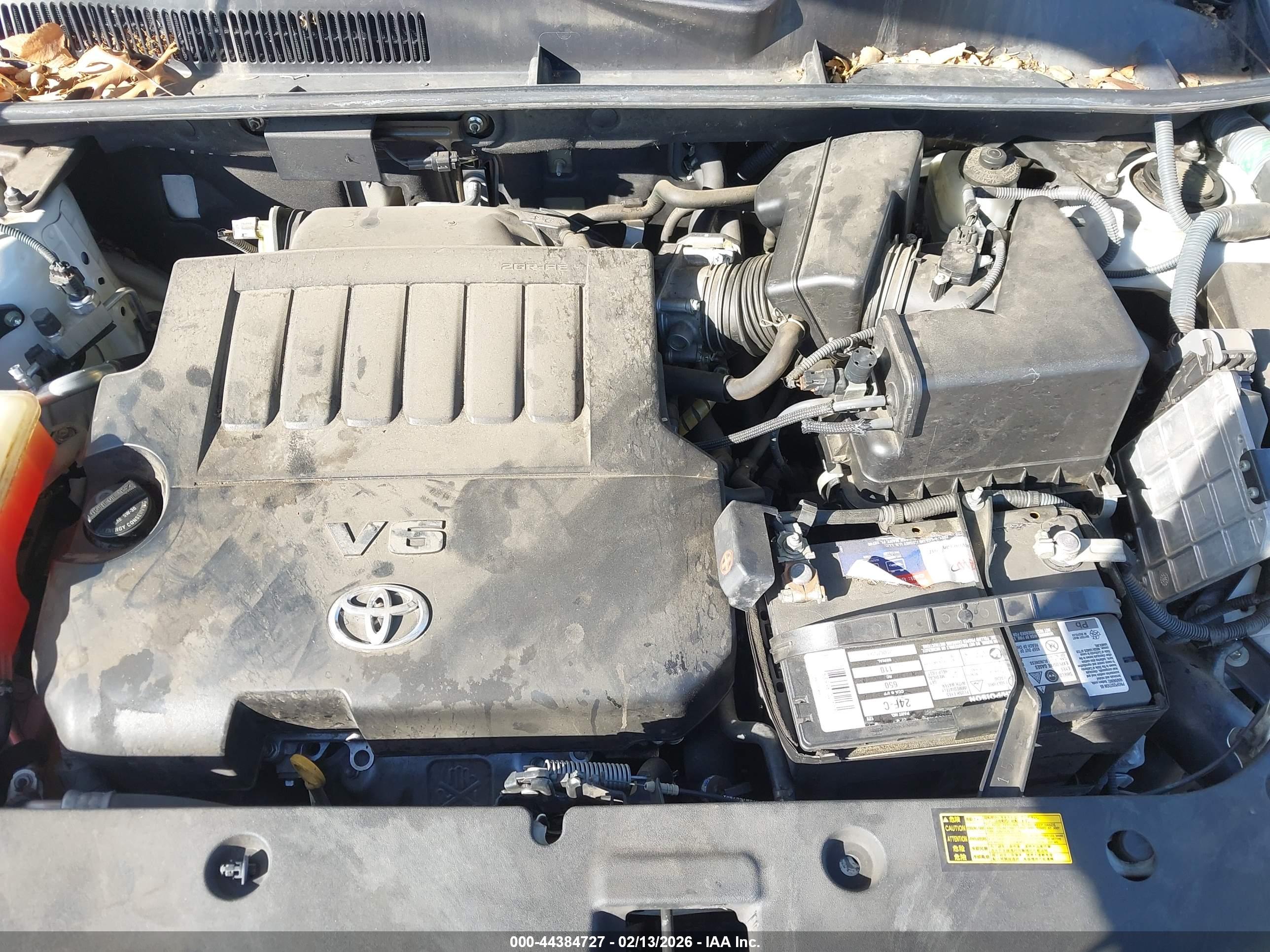 TOYOTA RAV4 image 10