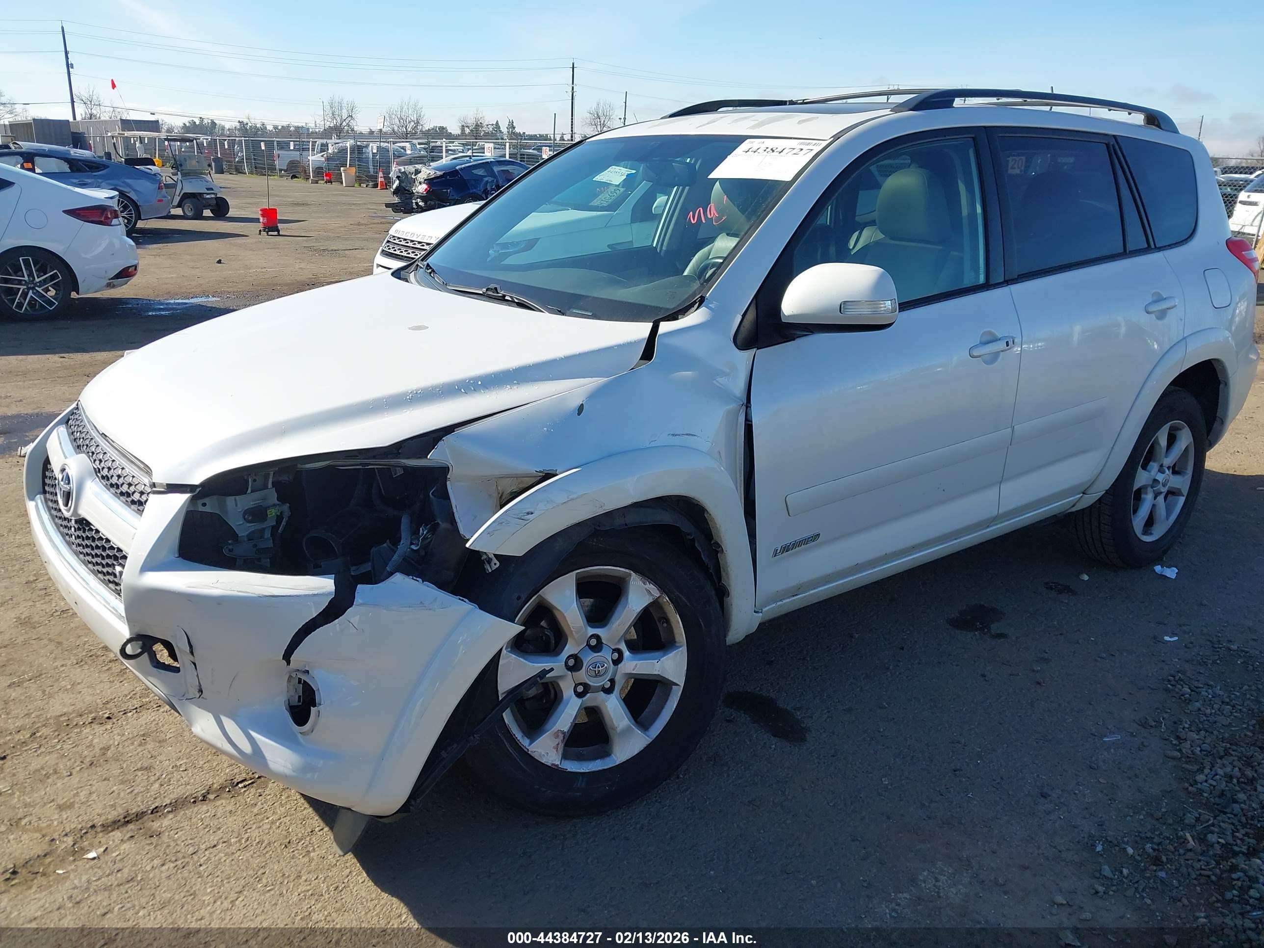 TOYOTA RAV4 image 6