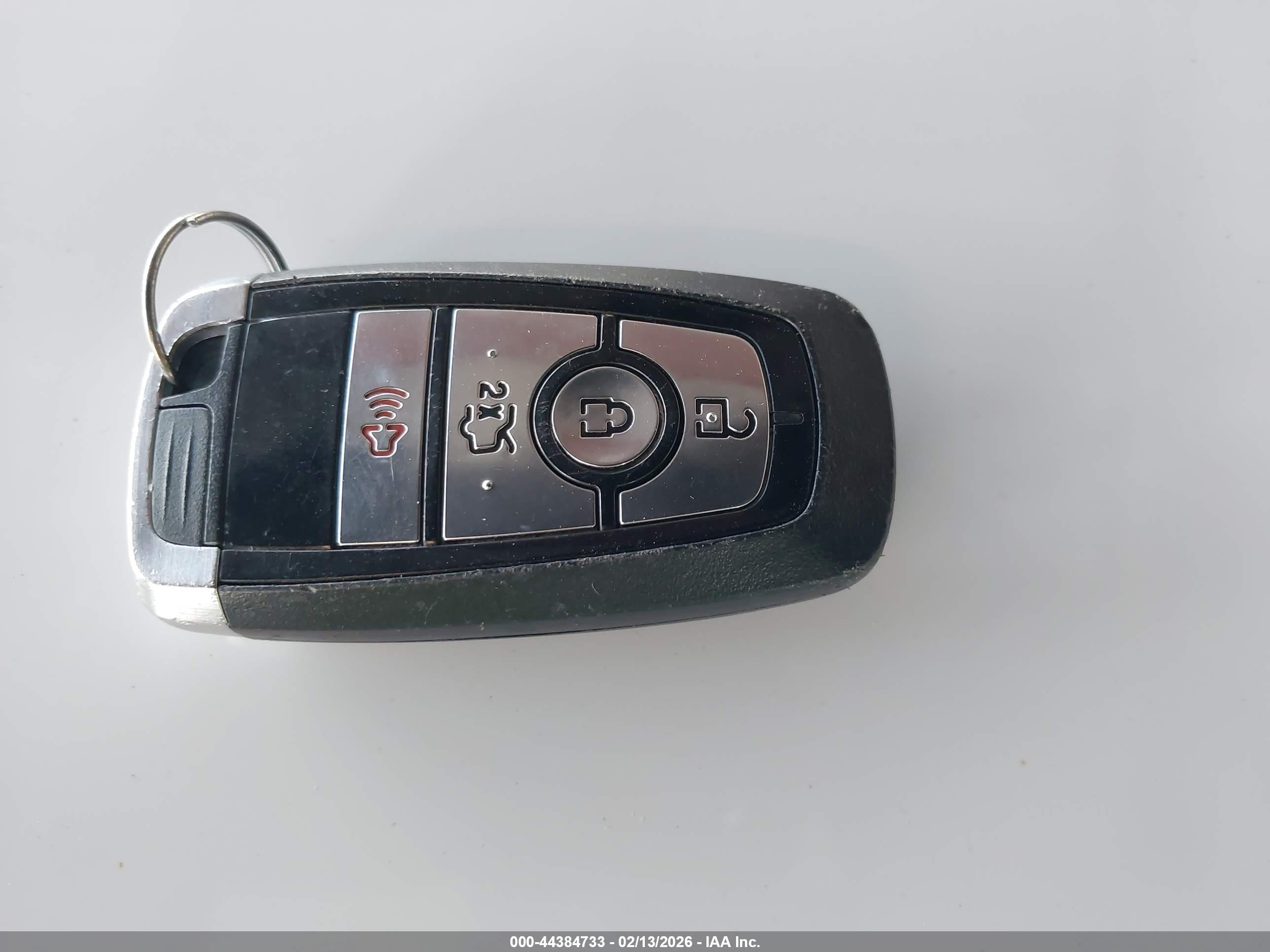 FORD FUSION image 11