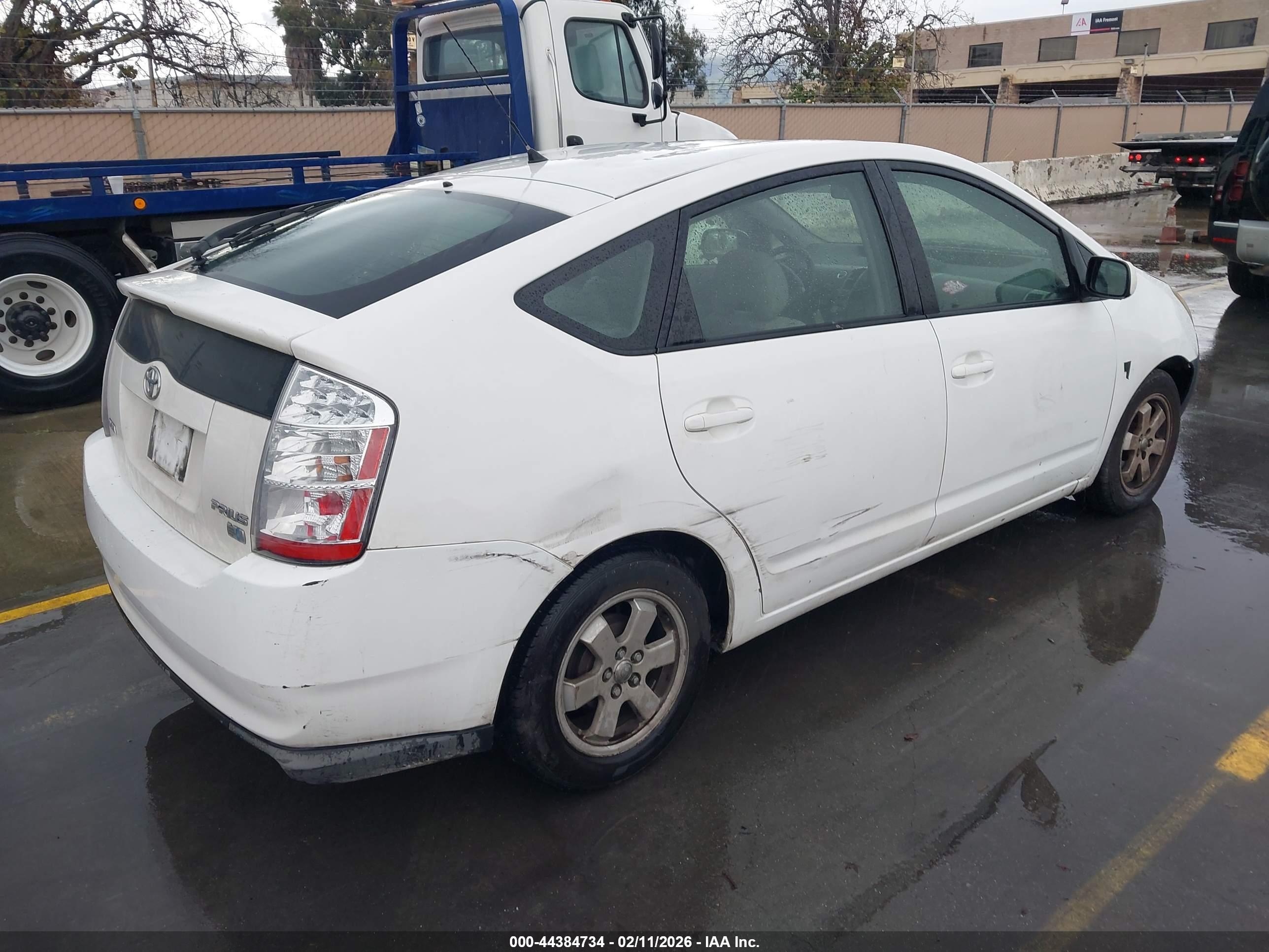 TOYOTA PRIUS image 4
