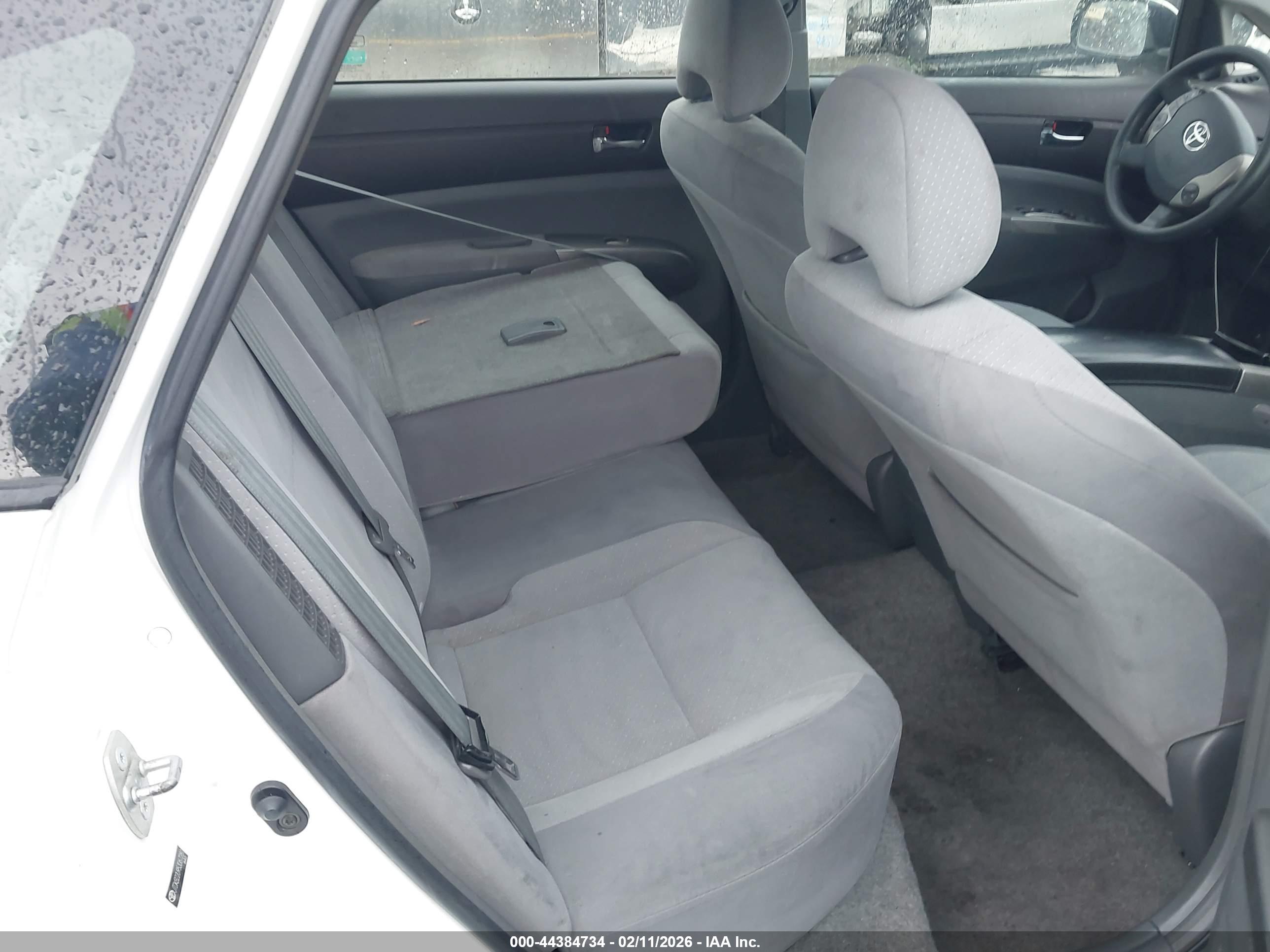 TOYOTA PRIUS image 8