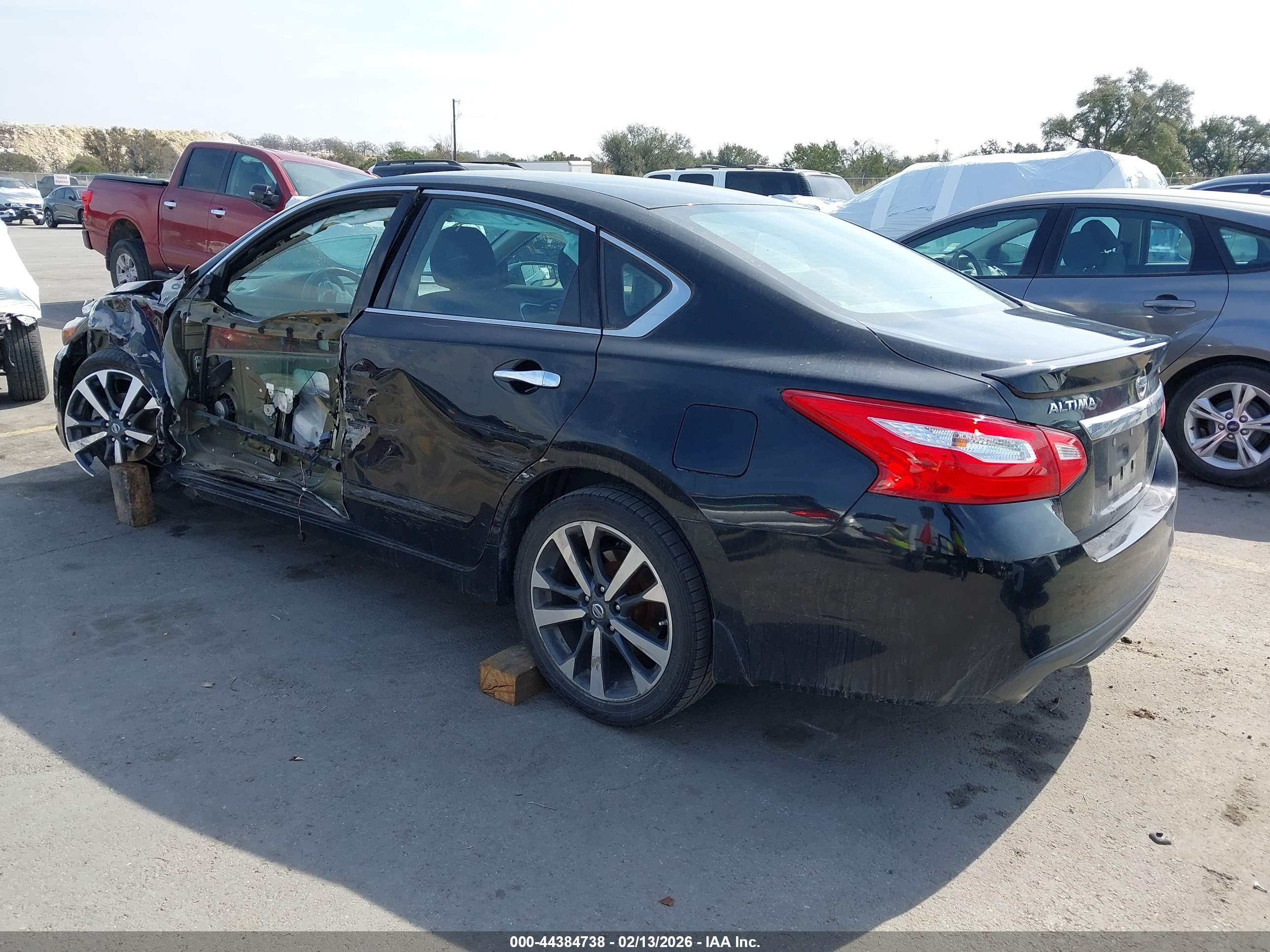 NISSAN ALTIMA image 3