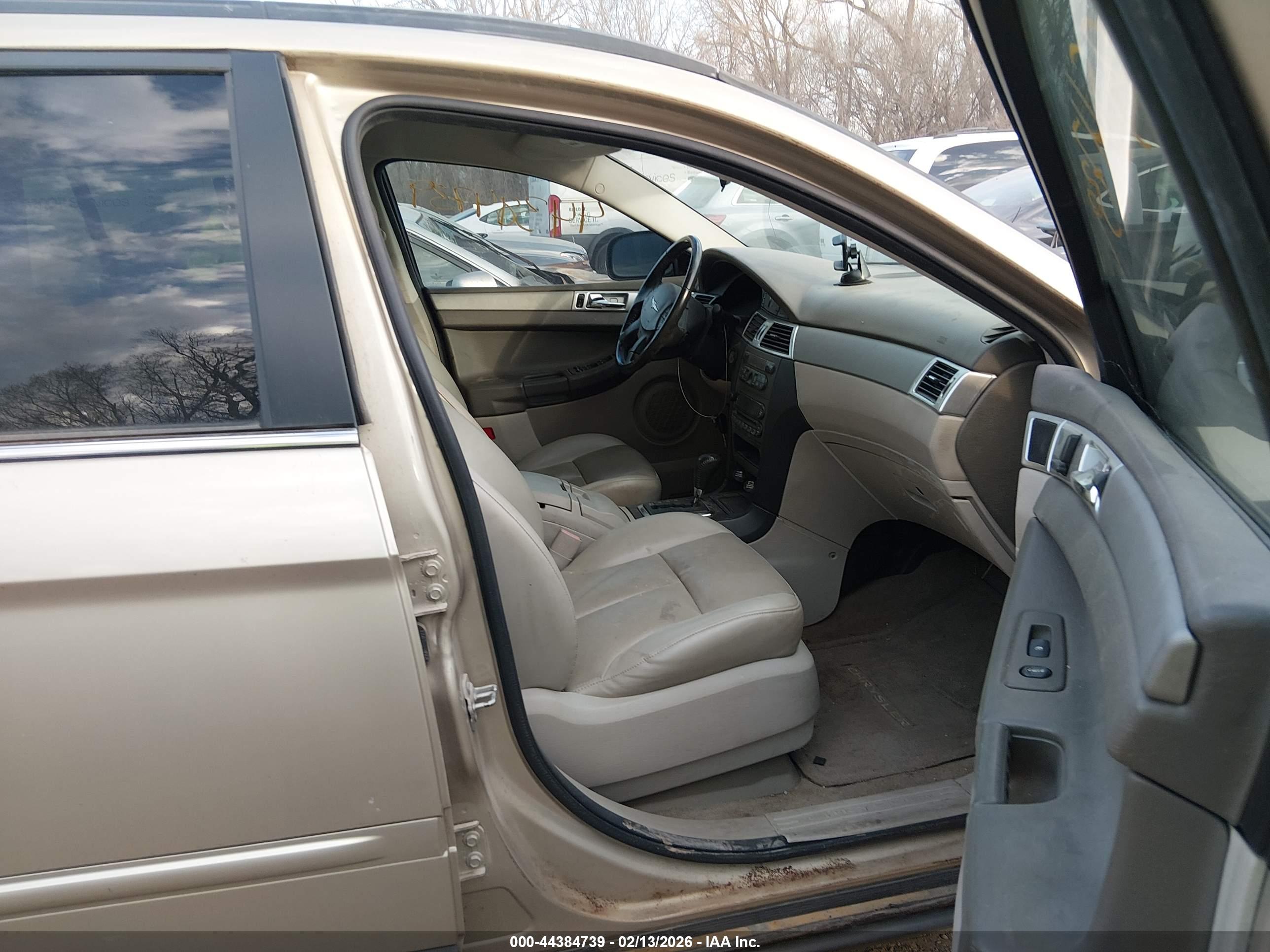 CHRYSLER PACIFICA image 5