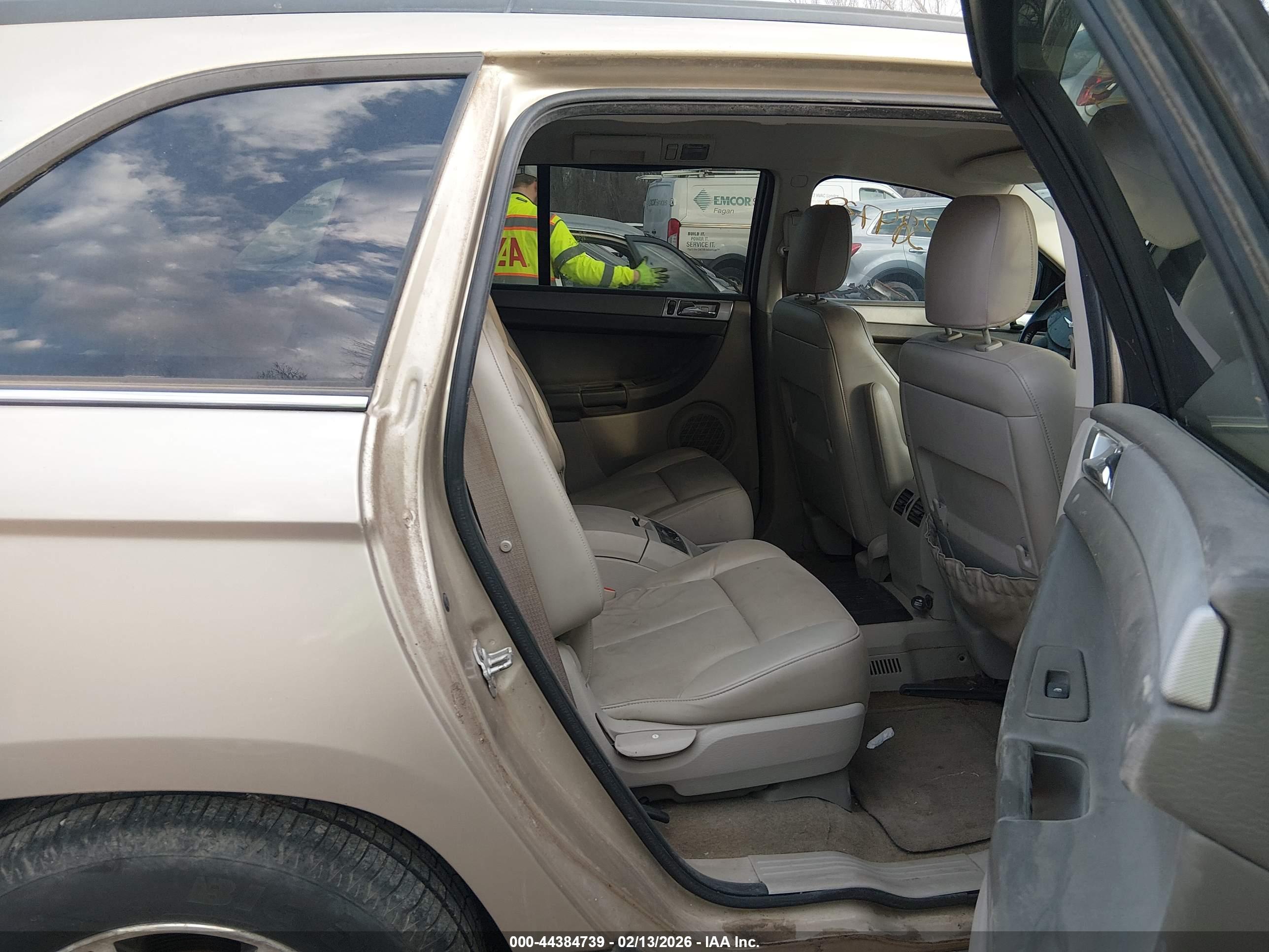 CHRYSLER PACIFICA image 8
