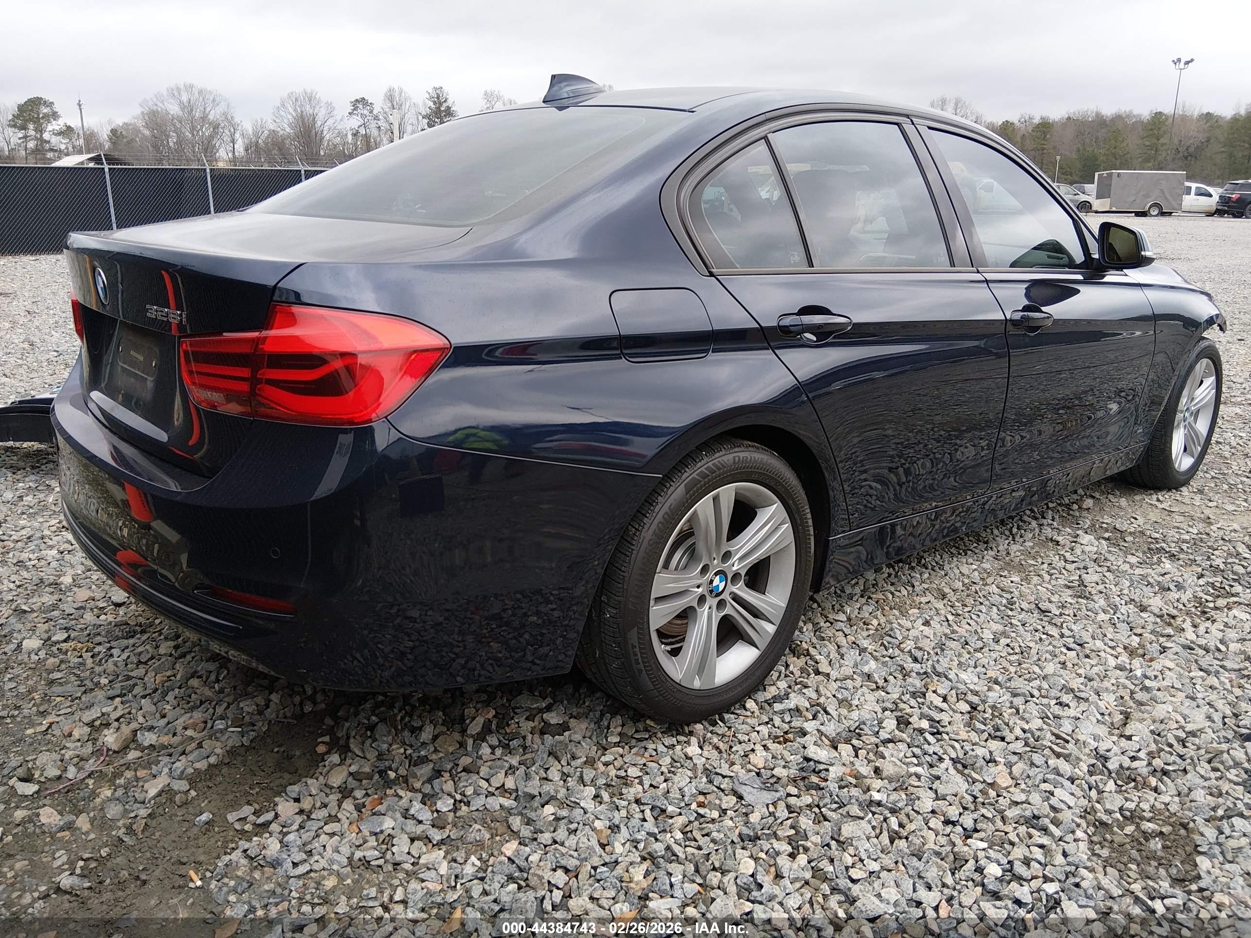 BMW 328I image 4