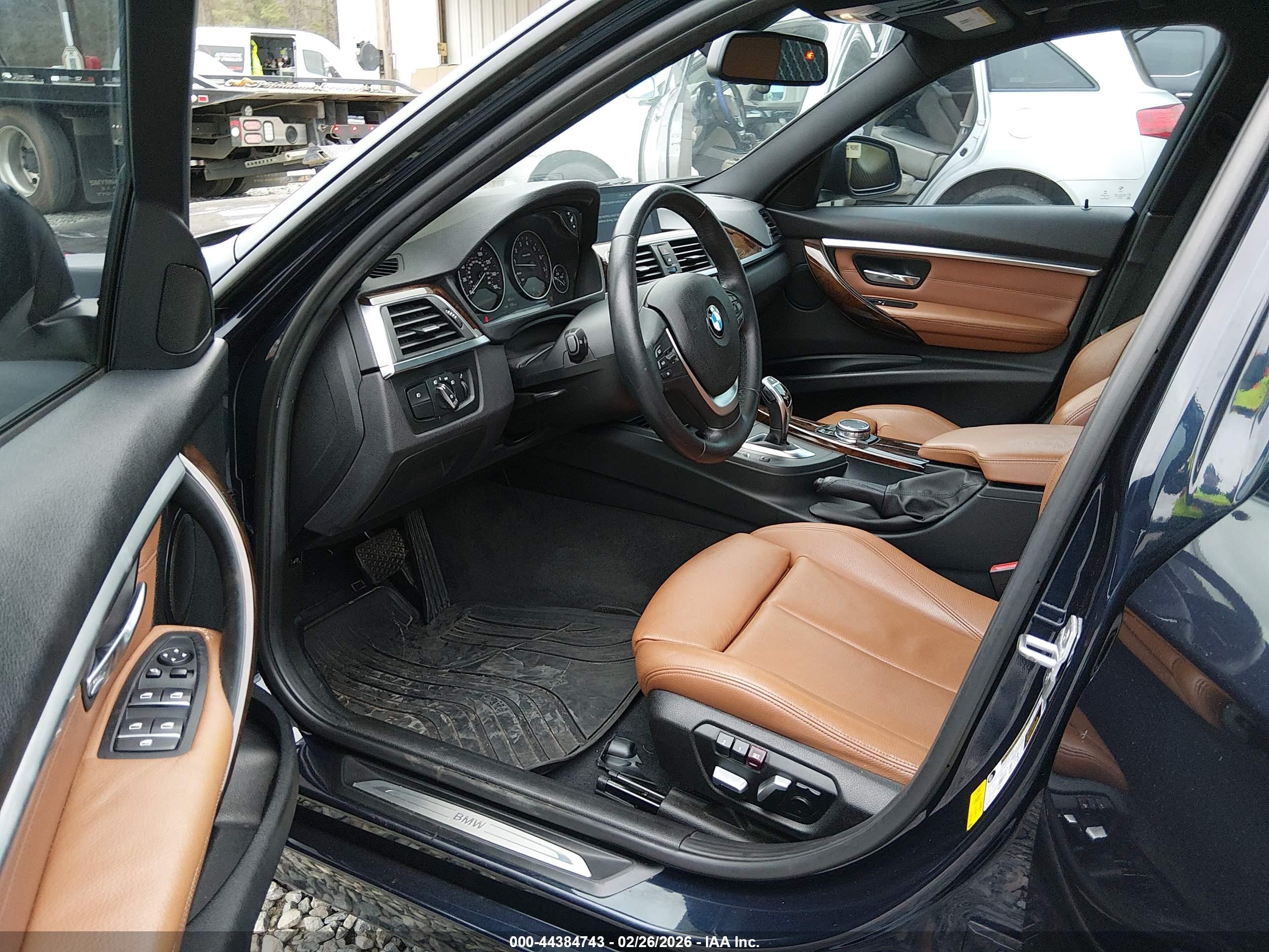 BMW 328I image 5