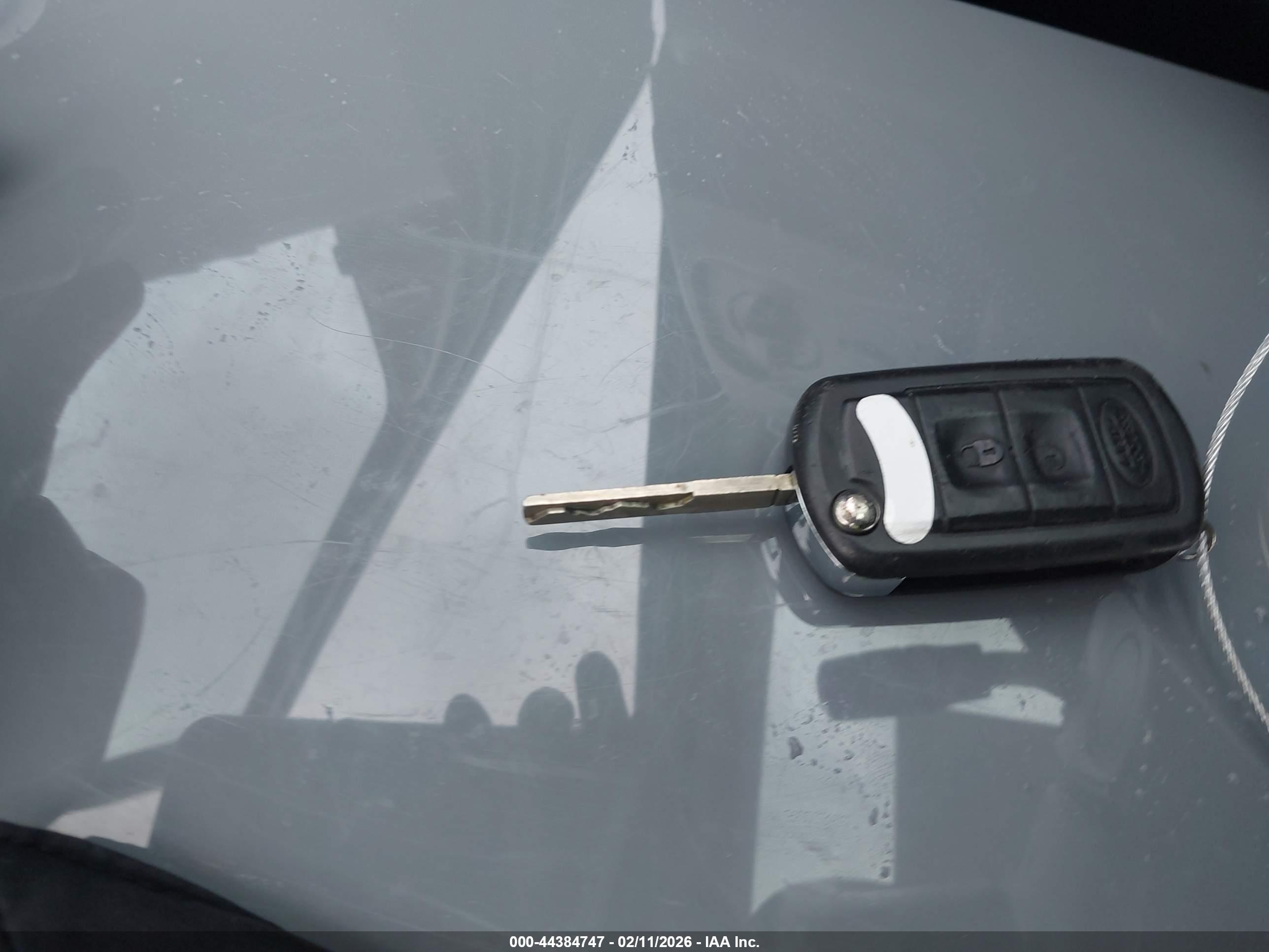 LAND ROVER image 11