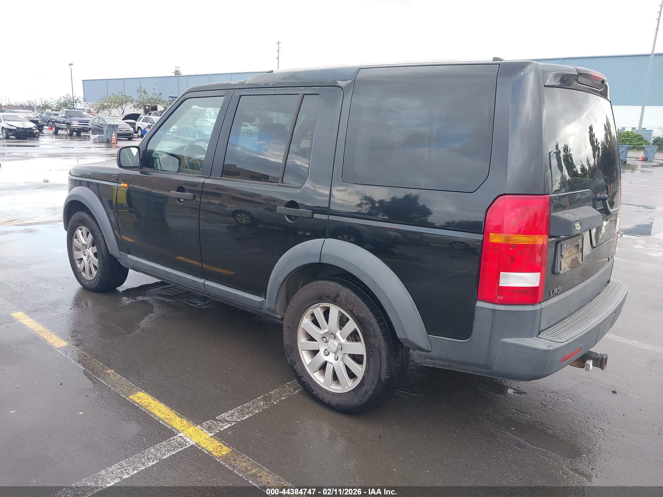 LAND ROVER image 3