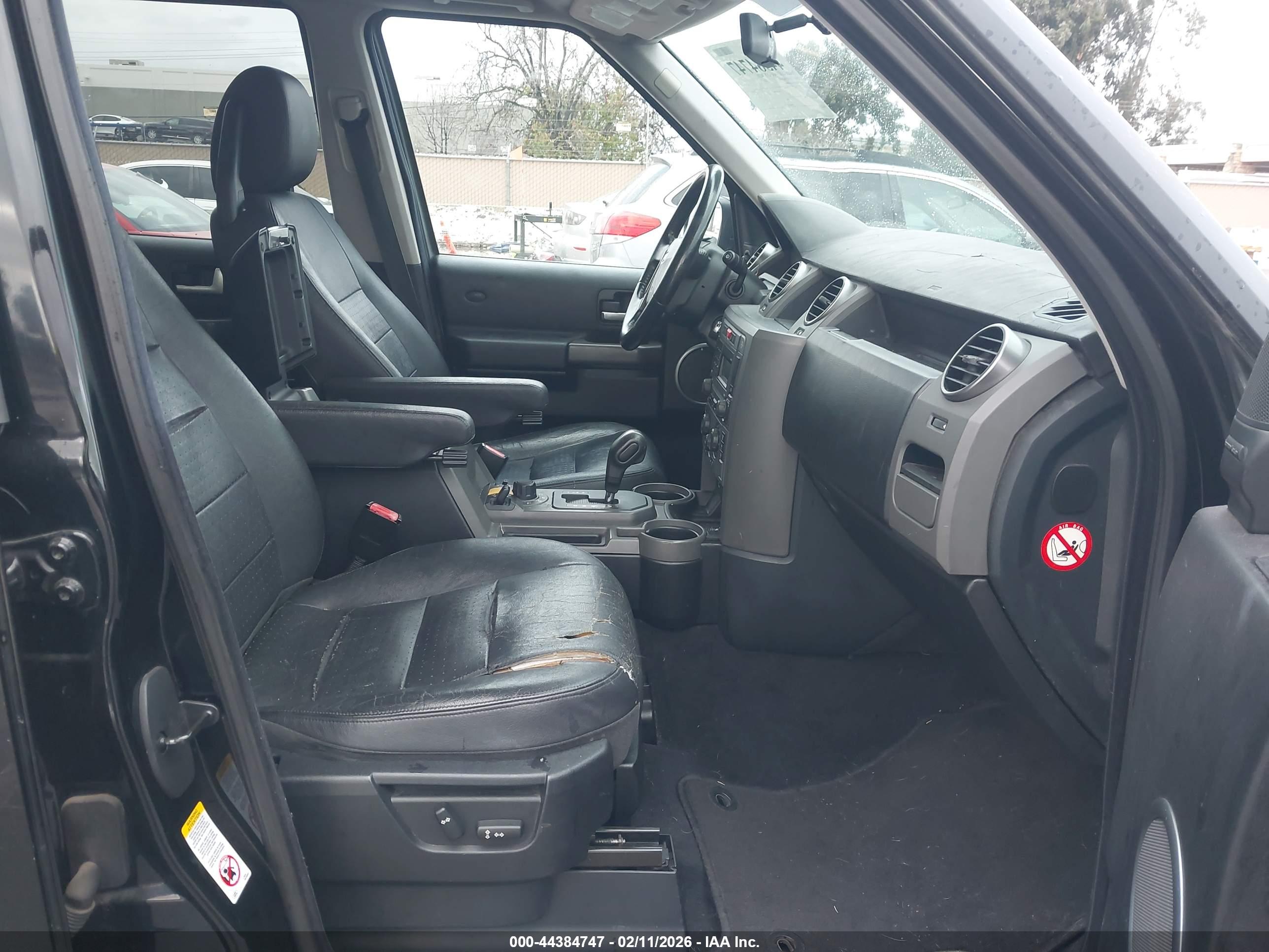 LAND ROVER image 5