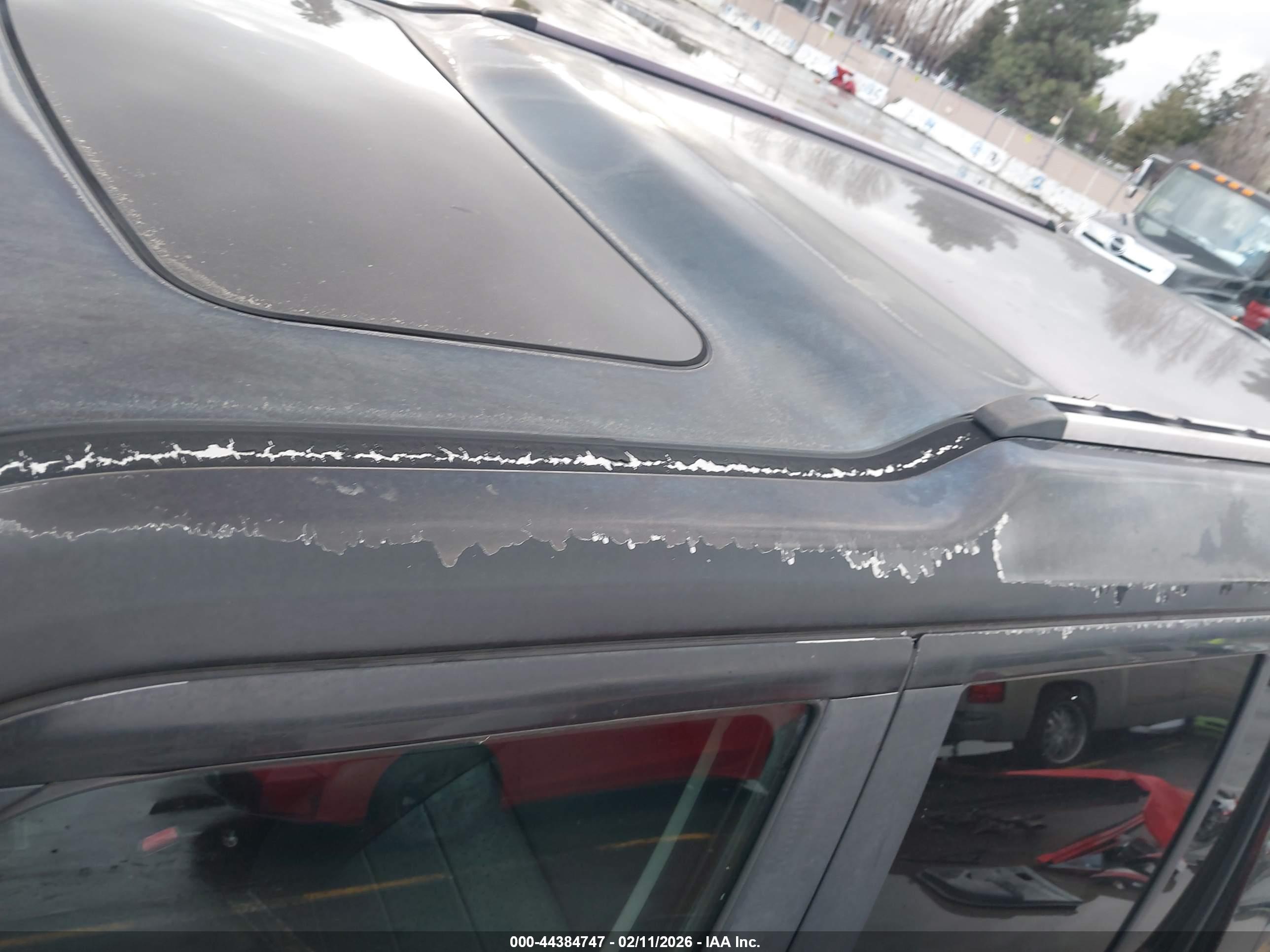 LAND ROVER image 6